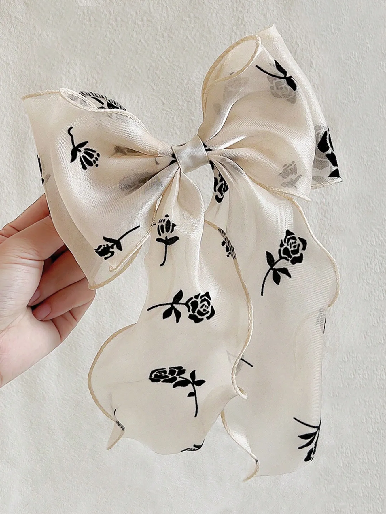 1pc Cream-Colored Hollow Out Butterfly Print Mesh Hair Clip