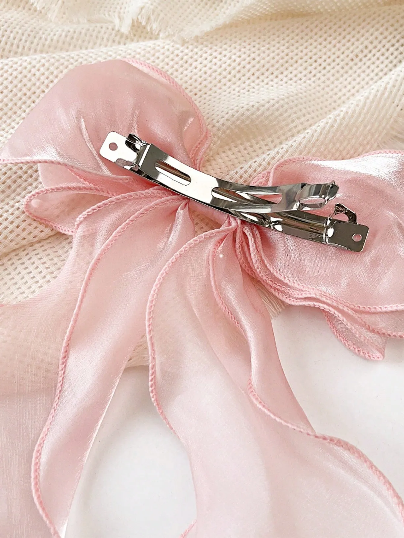 1pc Mesh Bow With Long Wavy Ribbon Spring Hair Clip- FD ⚡