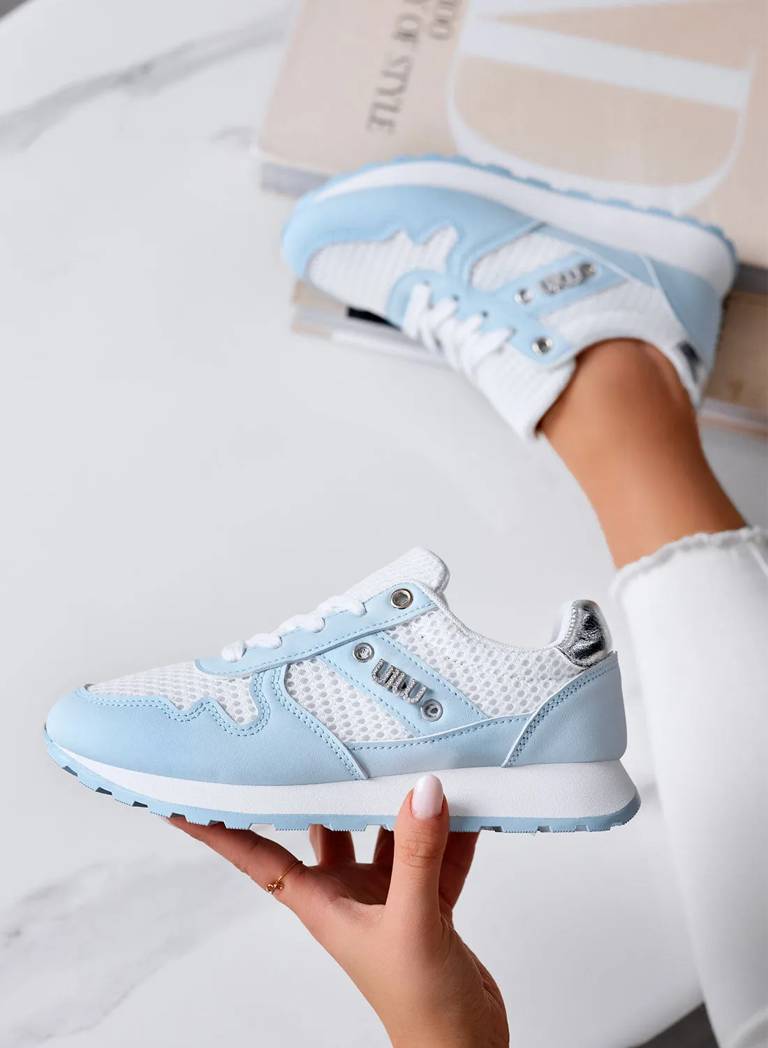 ARMIDA - Sneakers Azzurre Sportive con Inserti in tessuto e Dettagli argento