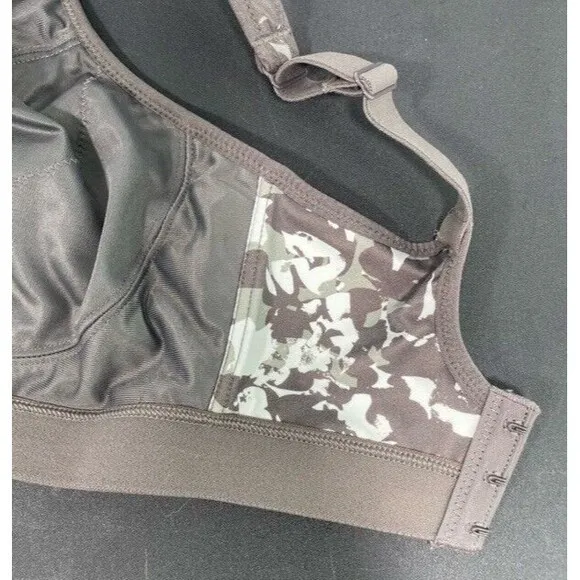 BRAVISSIMO ASTRID HIGH IMPACT SPORTS BRA CAMO WIRELESS NON PADDED 32F NEW