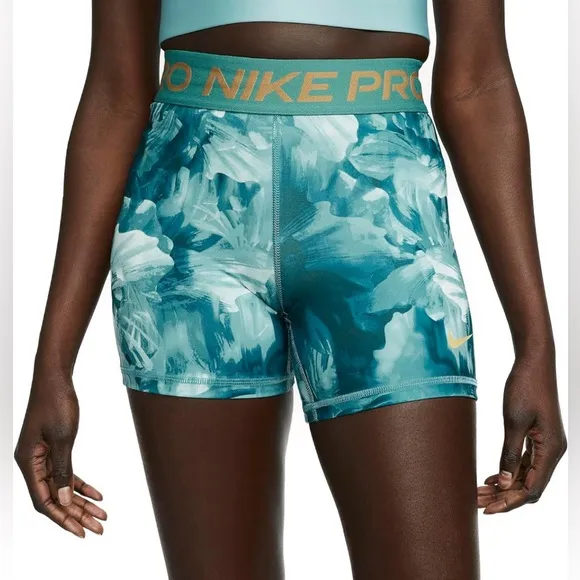 Bundle Nike Pro Women's 5&quot; Shorts &amp; Swoosh Medium-Support Padded Sports Bra
