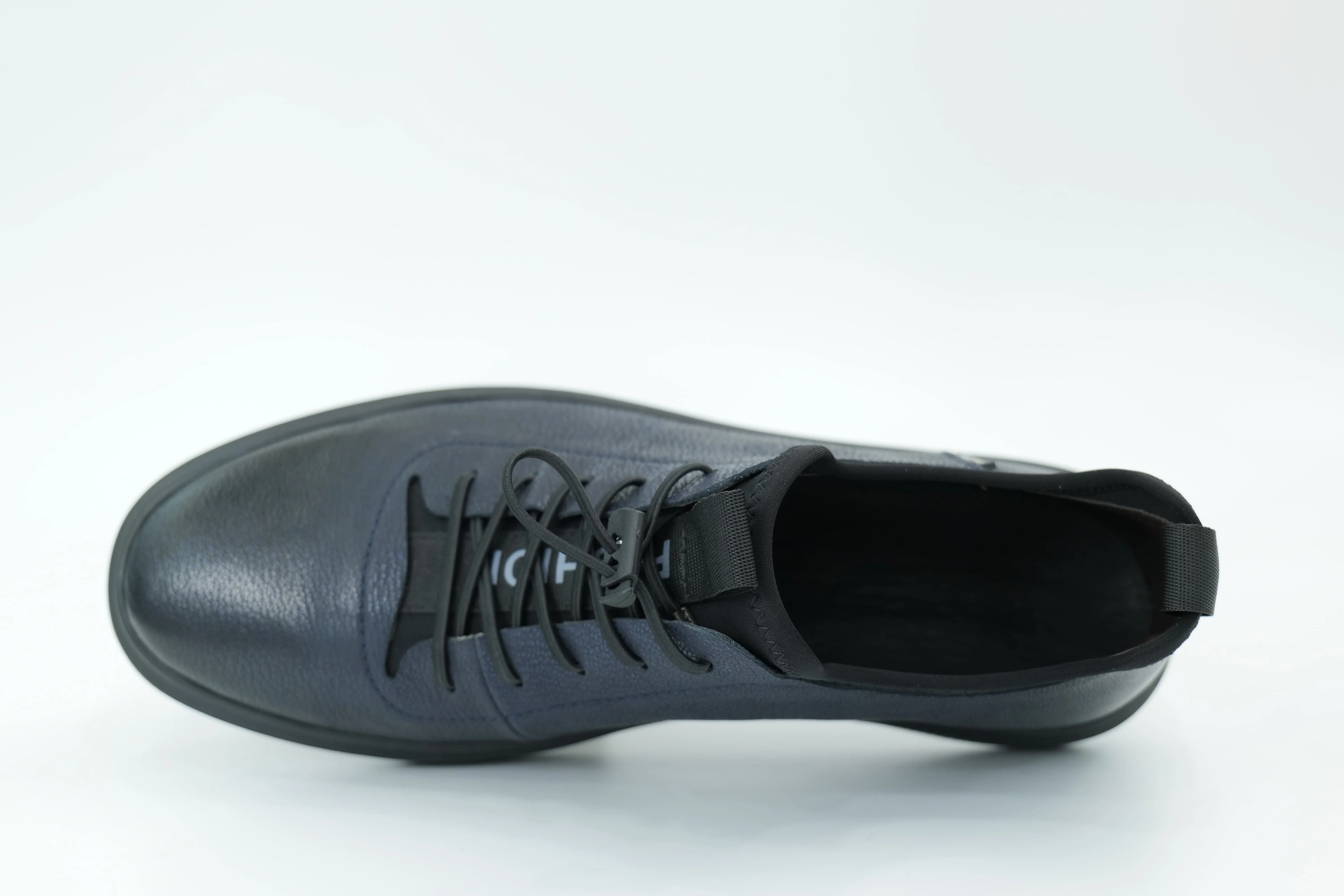 Casual shoes