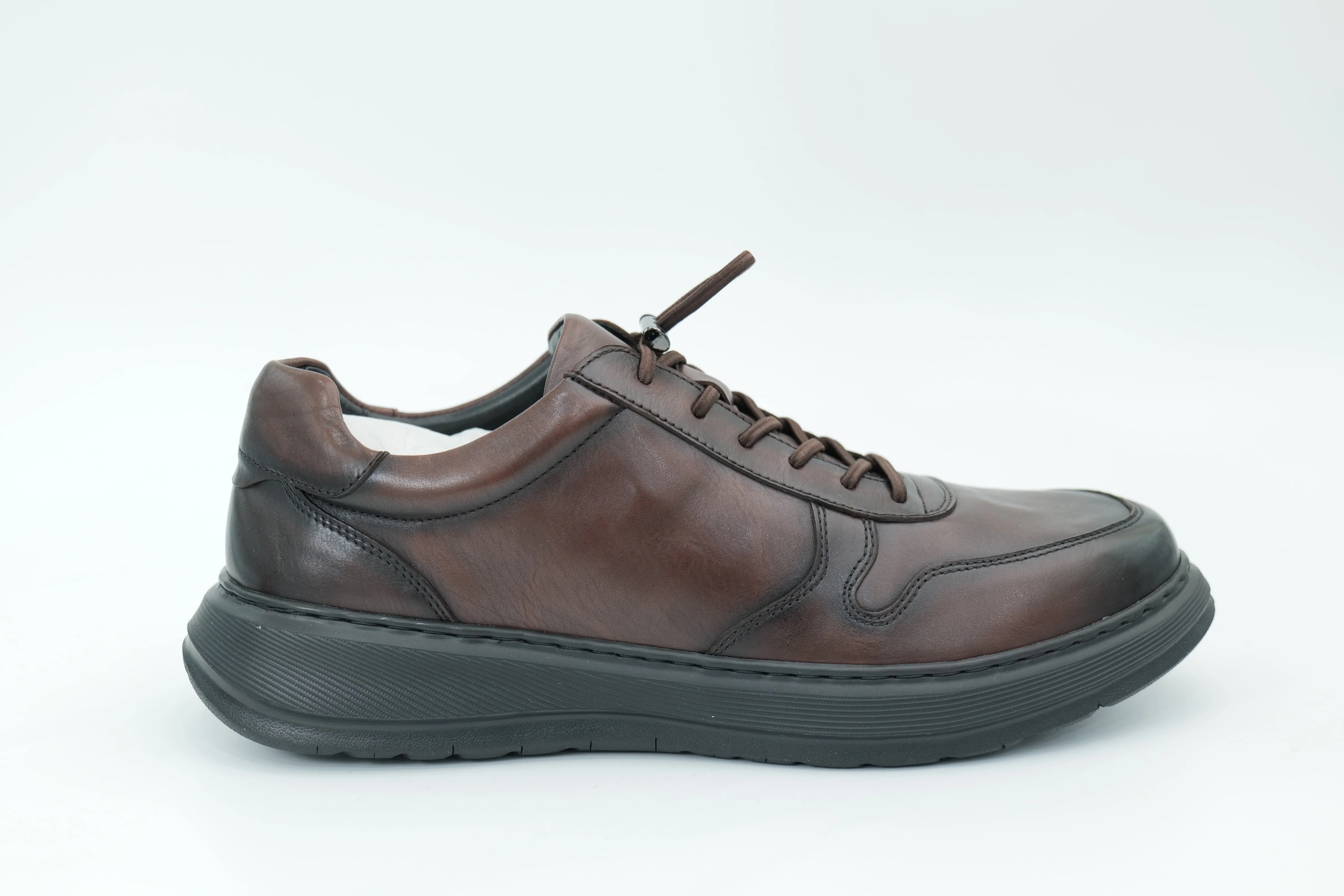 Casual shoes