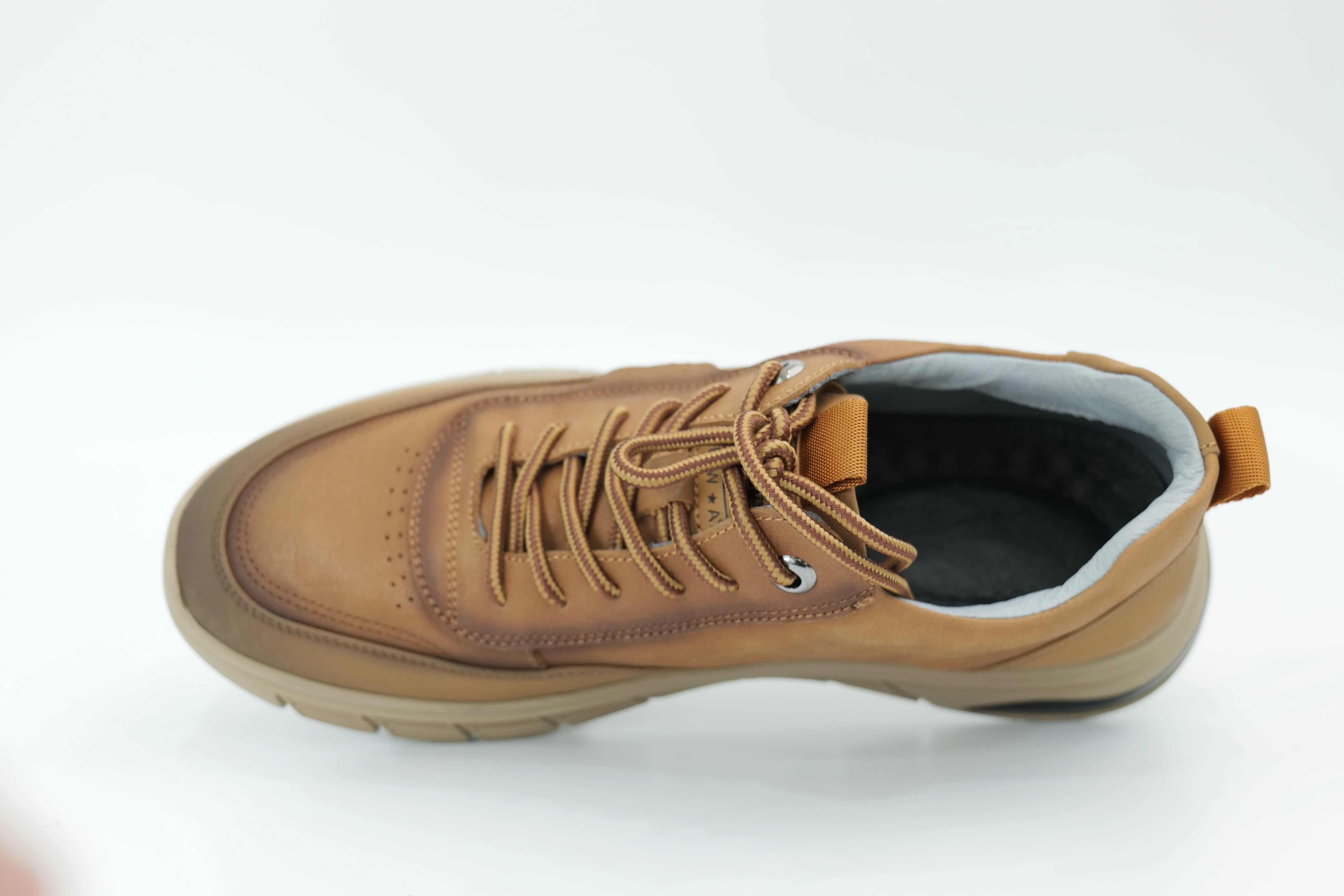 Casual shoes