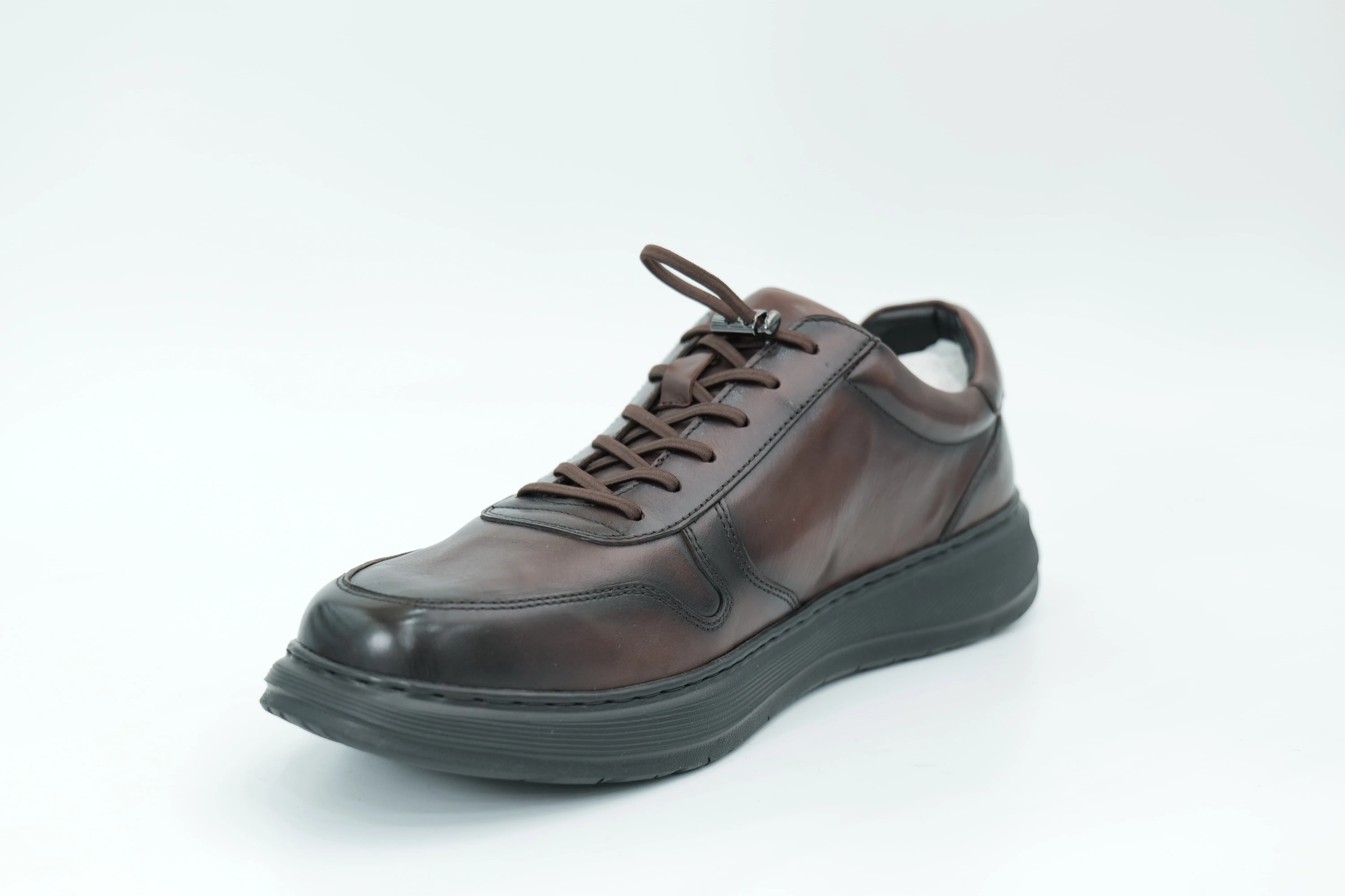 Casual shoes
