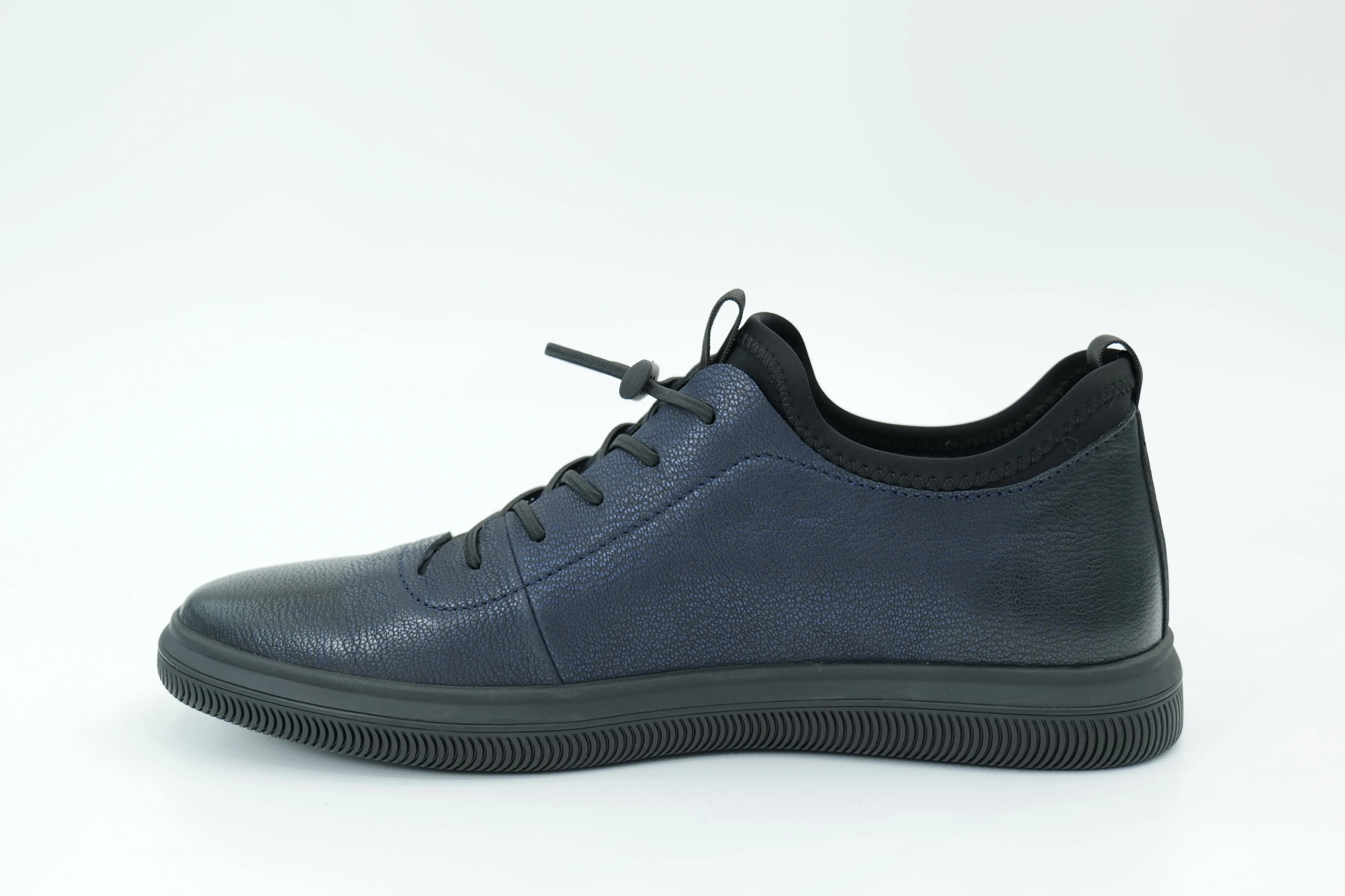 Casual shoes