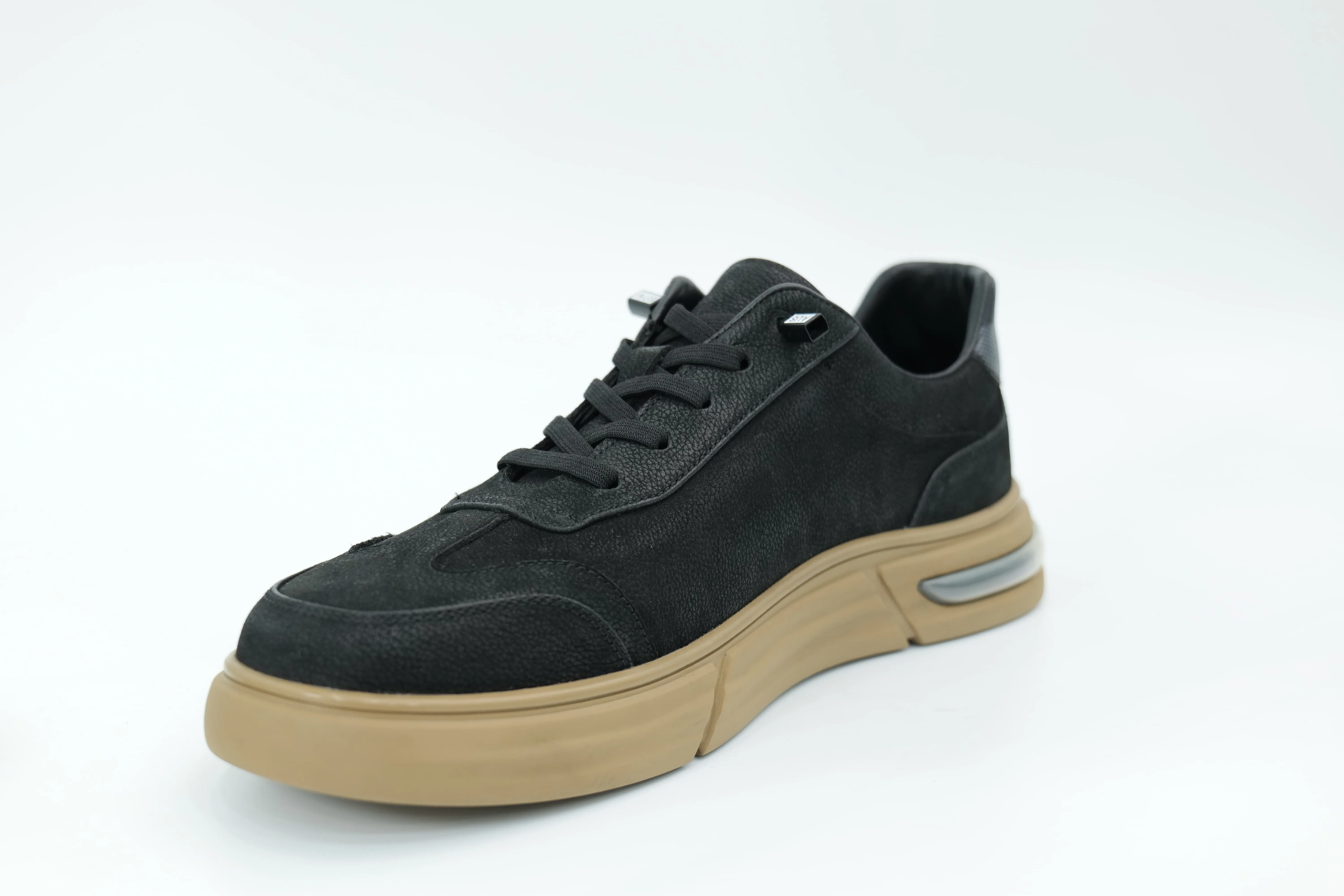 Casual sneakers