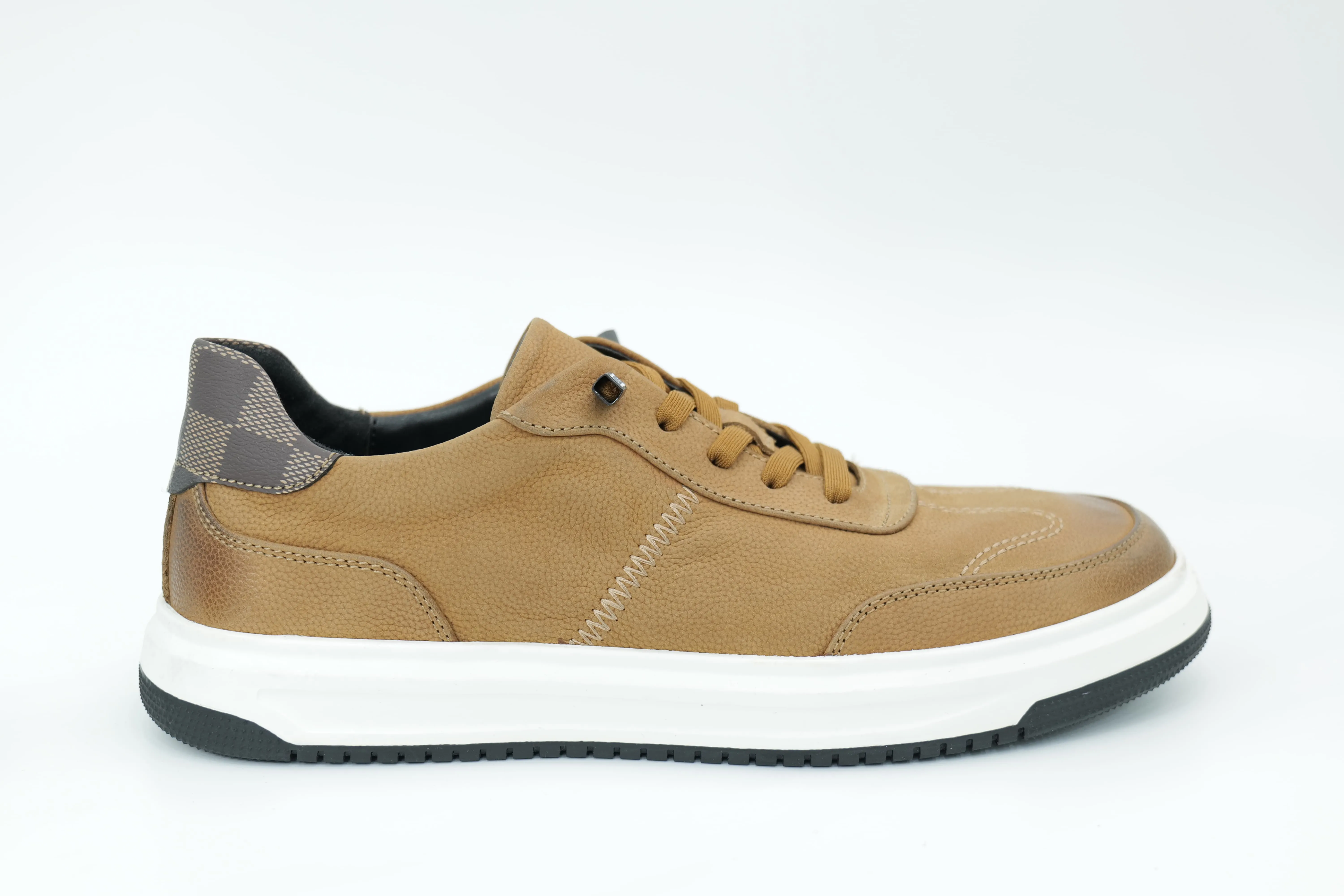 Casual sneakers