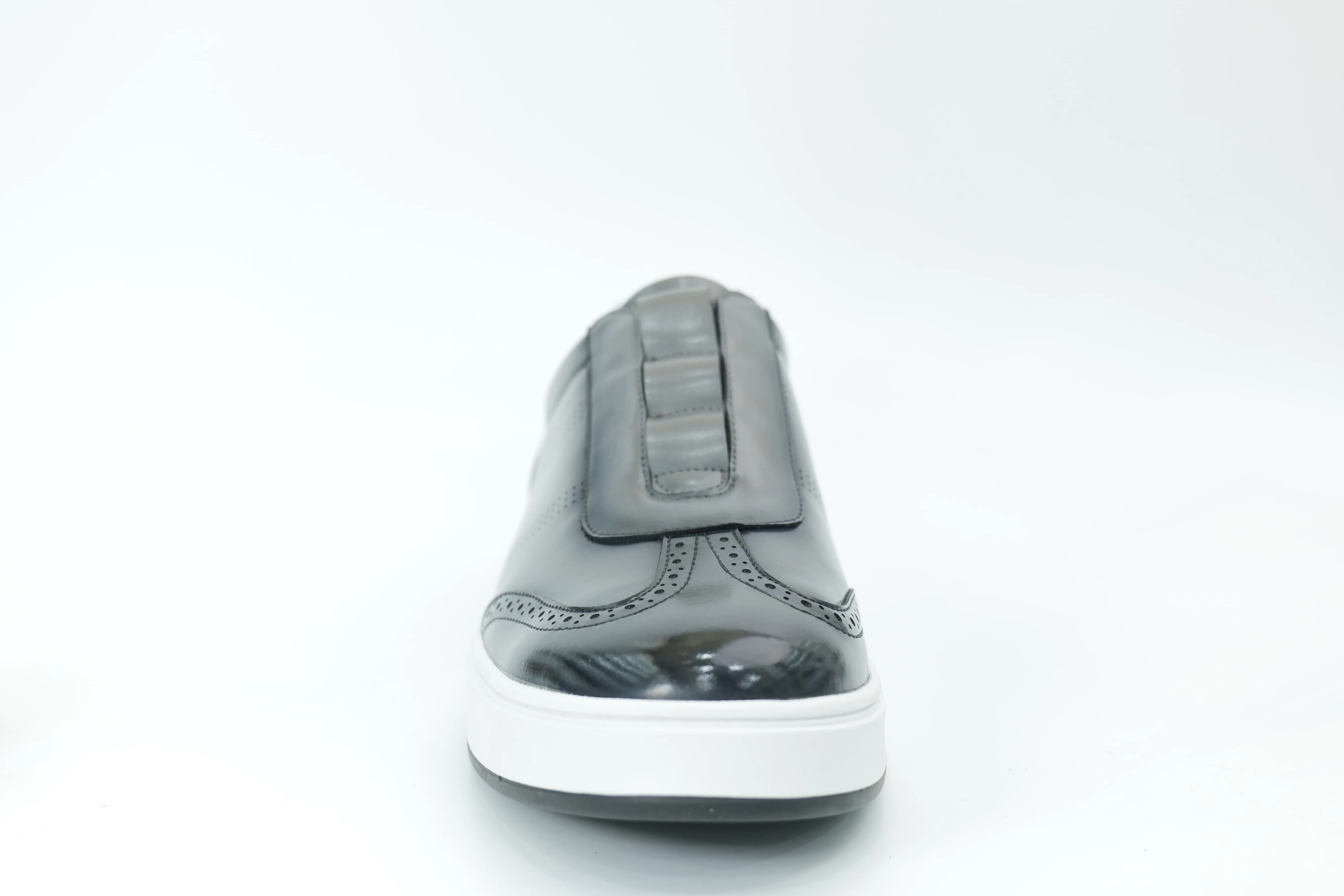 Casual sneakers