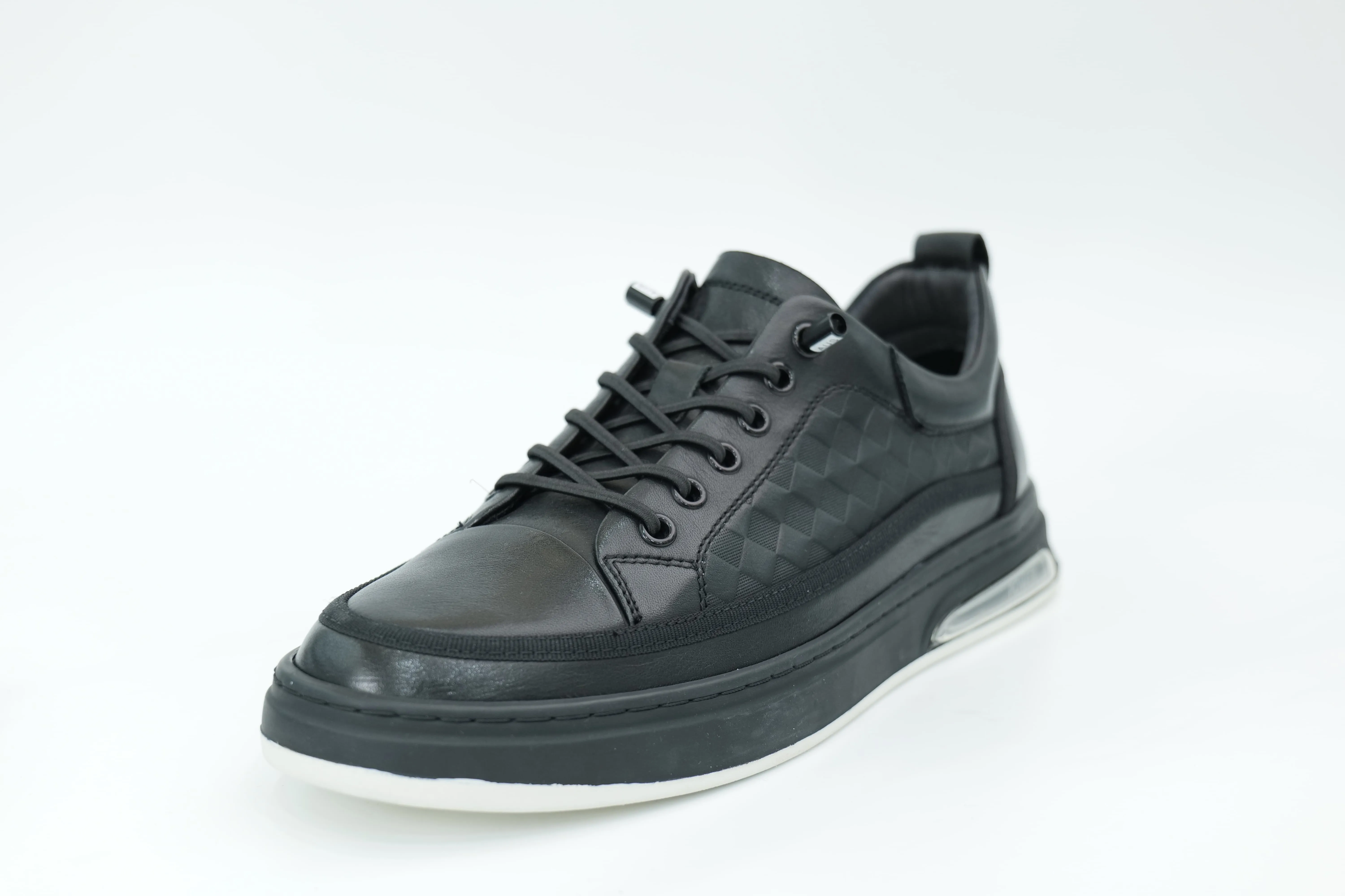 Casual sneakers