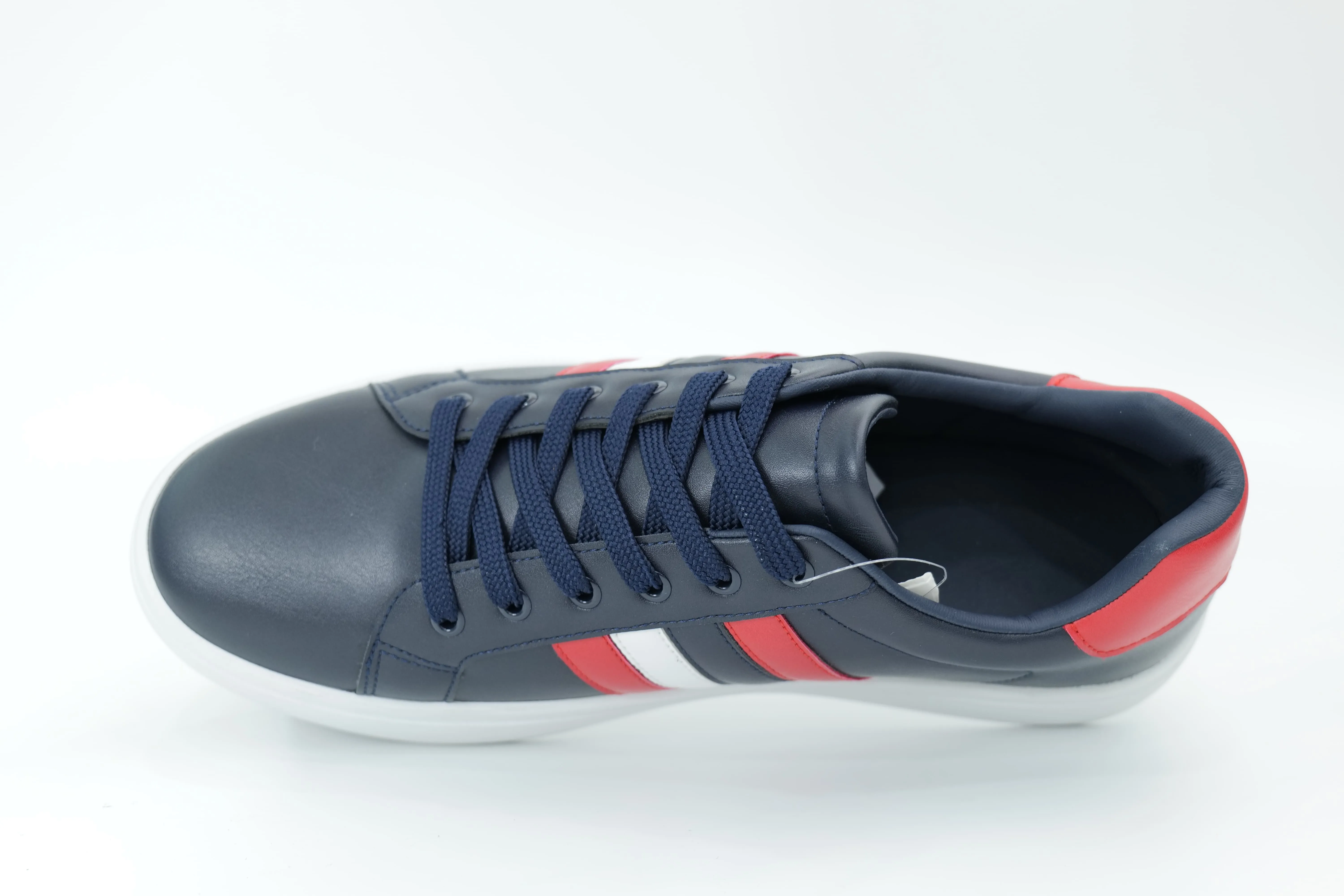 Casual sneakers