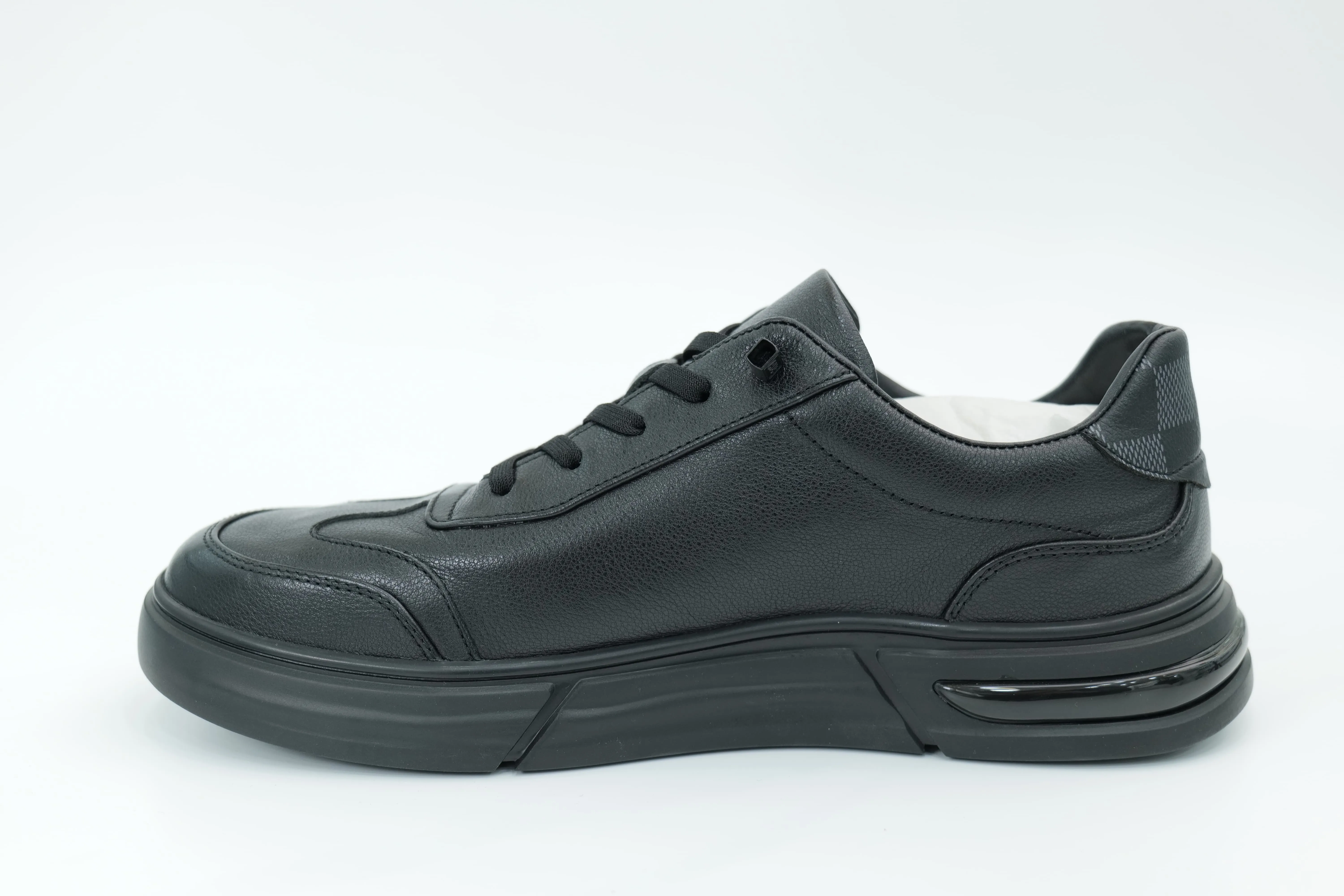 Casual sneakers
