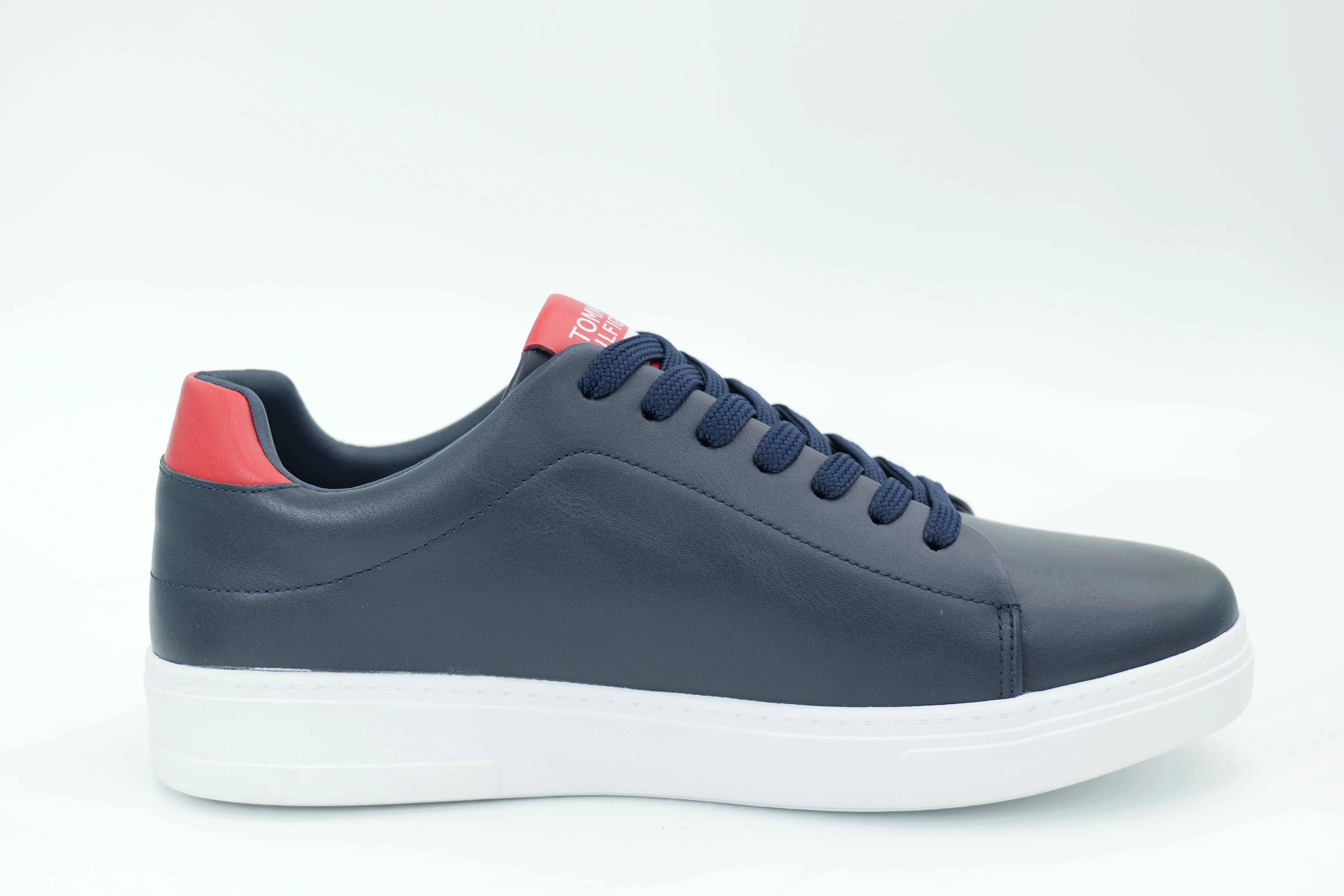Casual sneakers