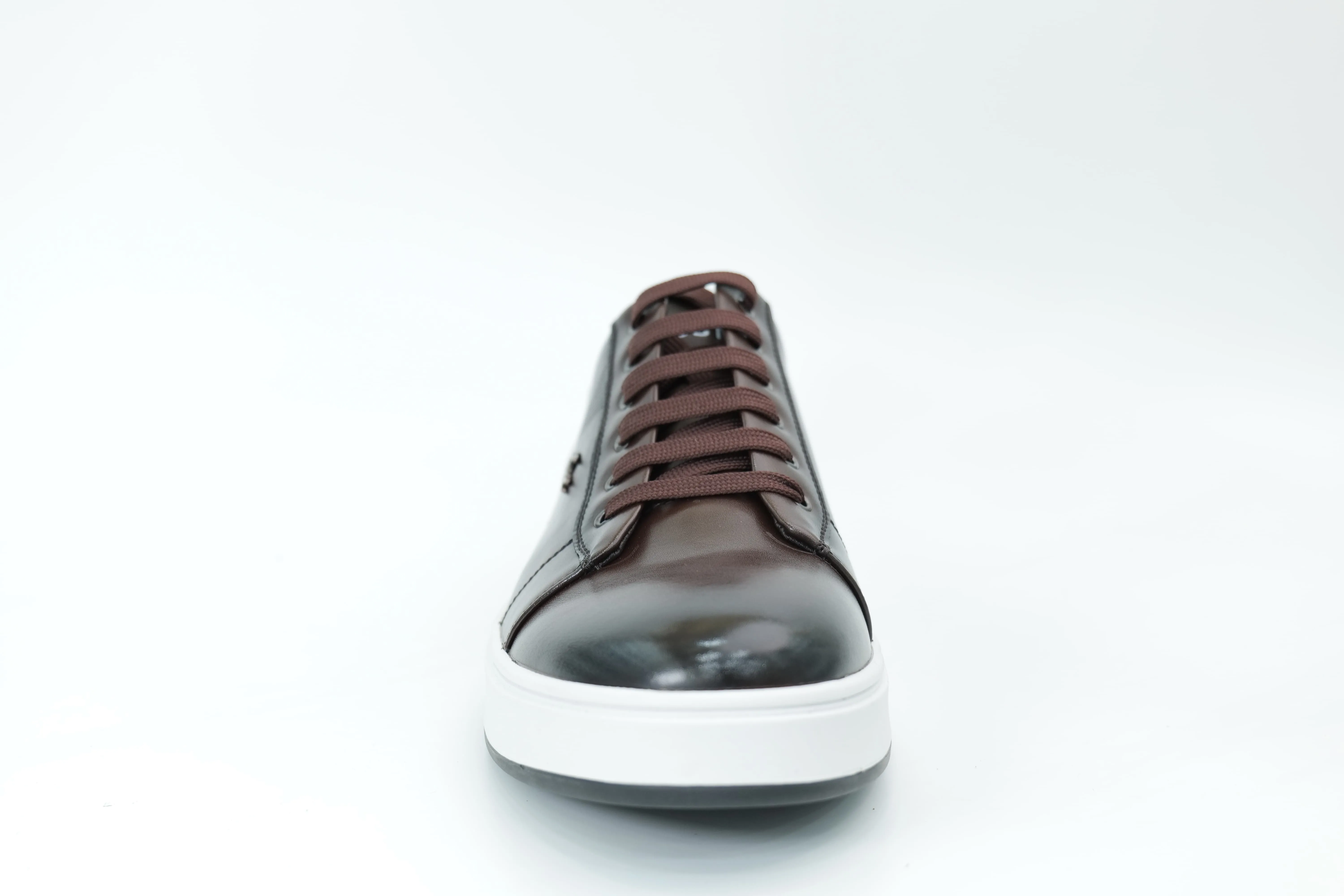 Casual sneakers