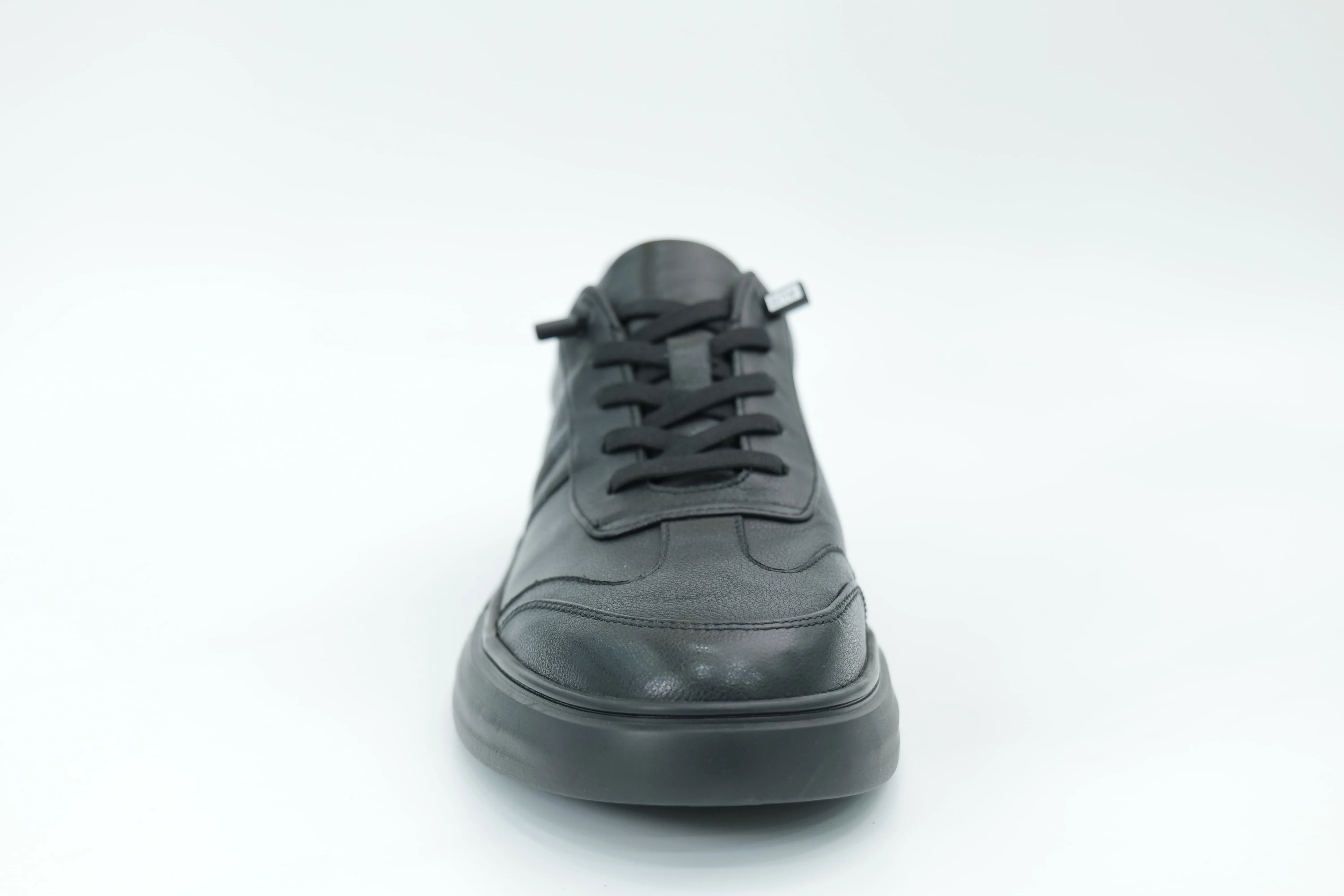 Casual sneakers