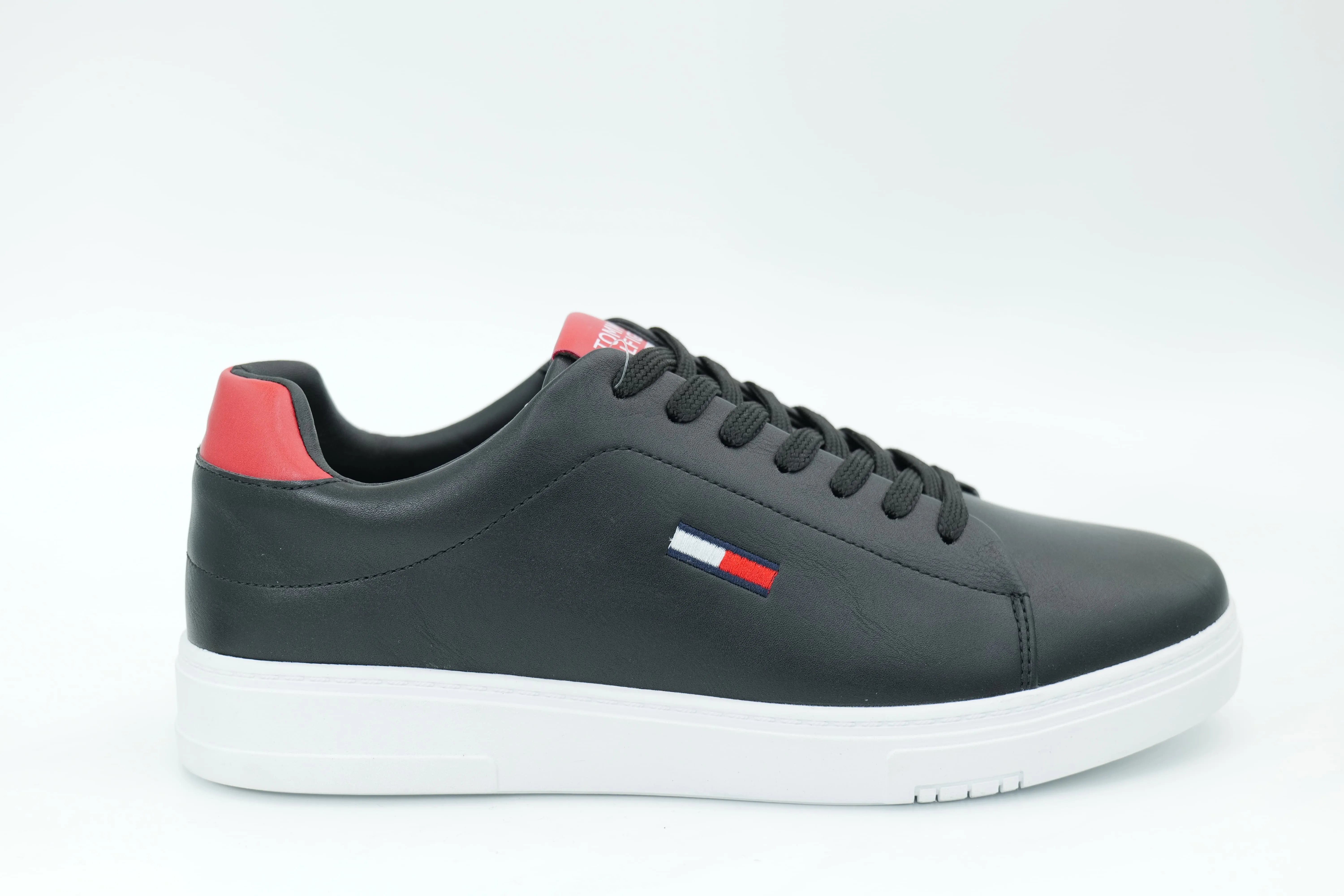 Casual sneakers