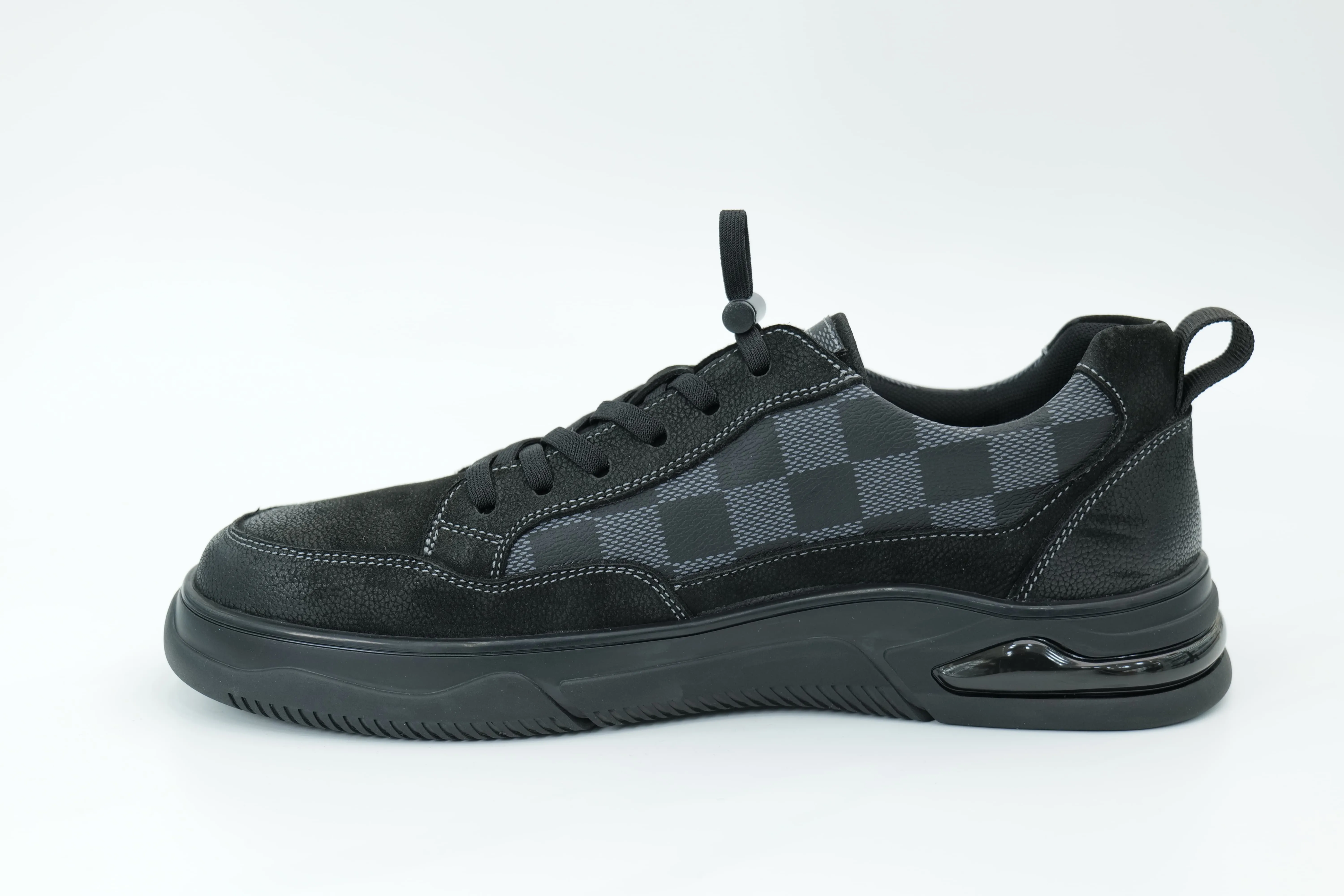 Casual sneakers