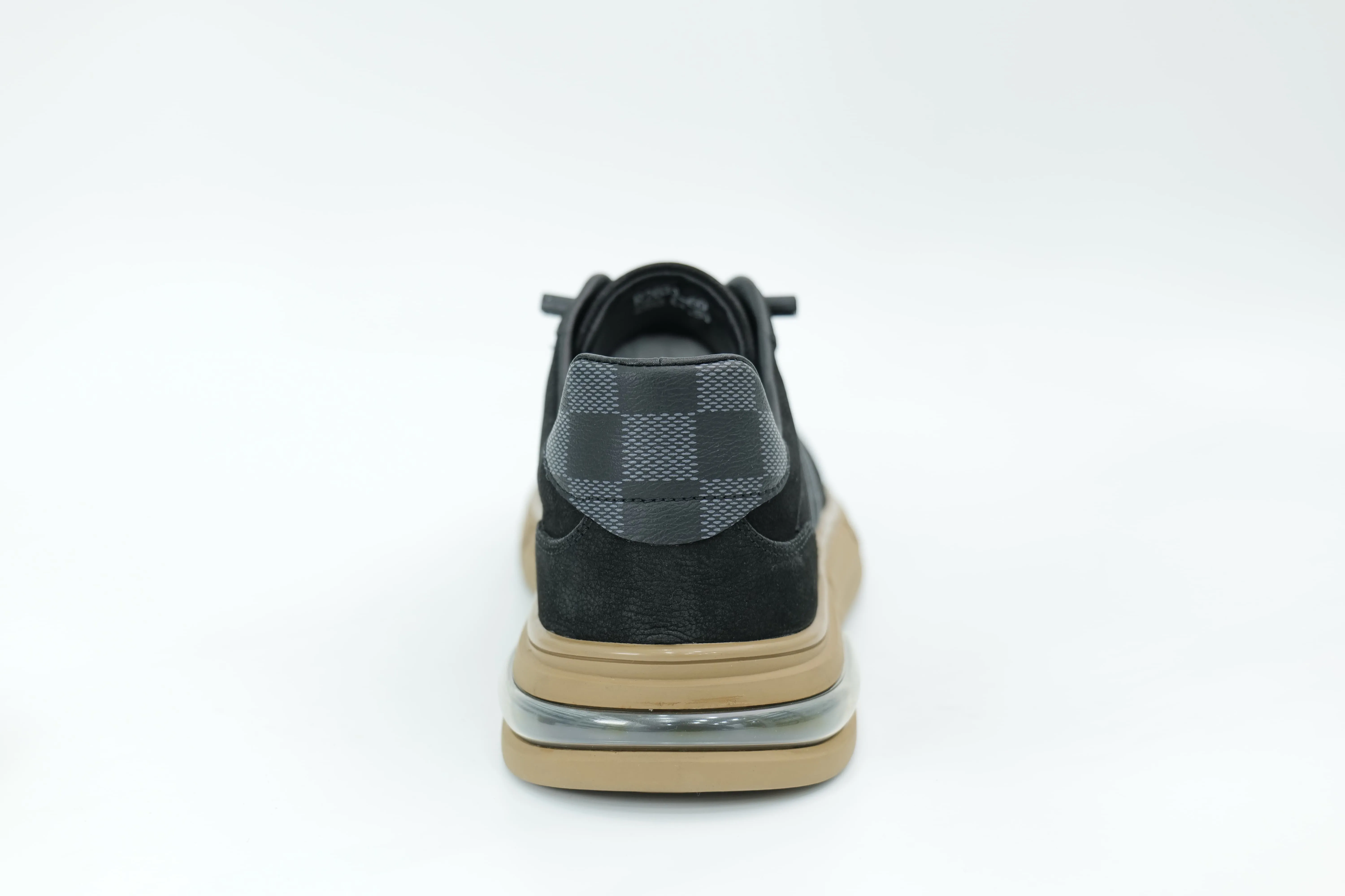 Casual sneakers