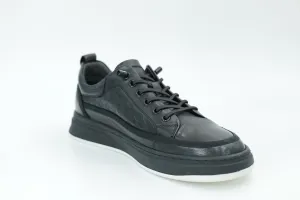 Casual sneakers