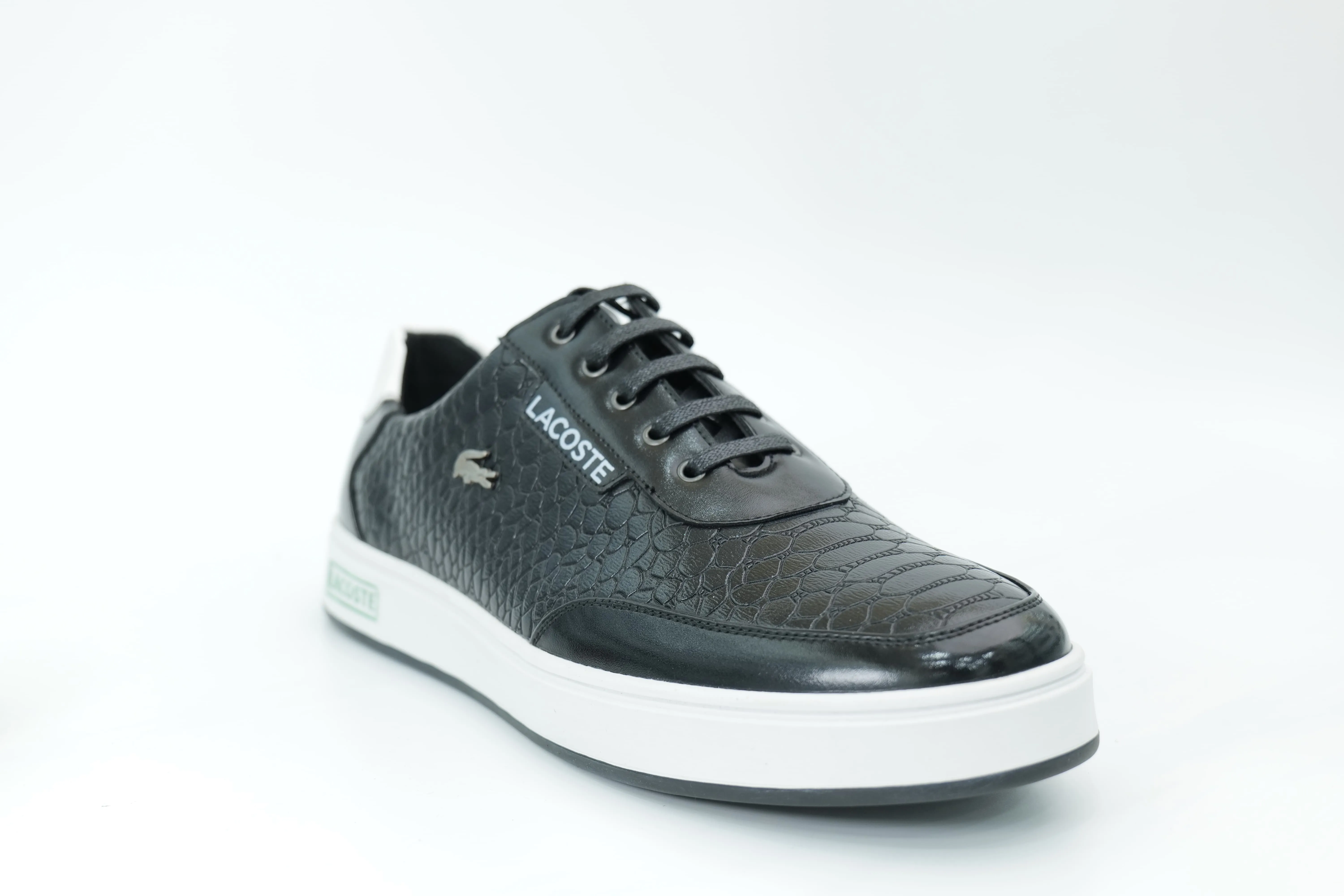 Casual sneakers