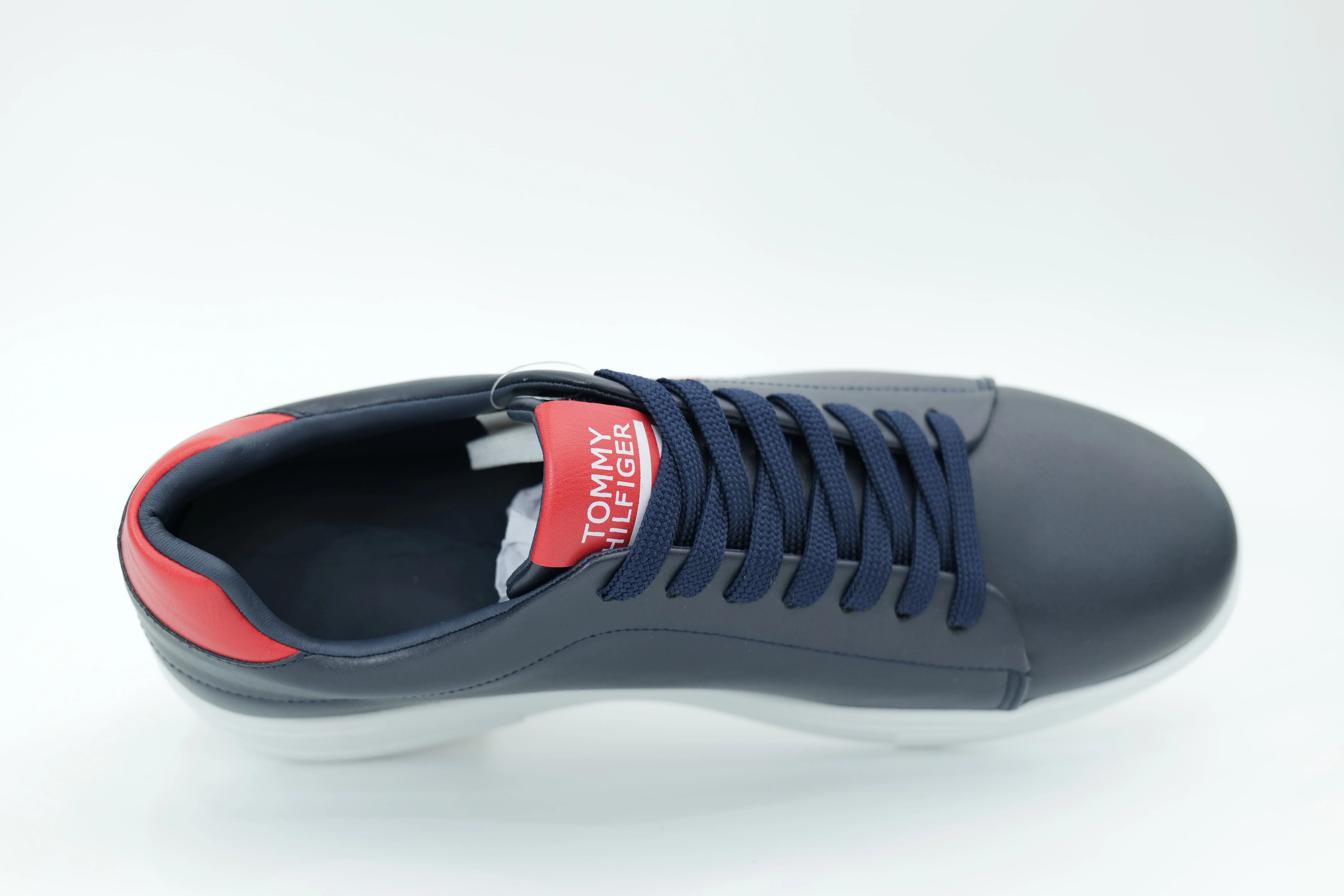 Casual sneakers