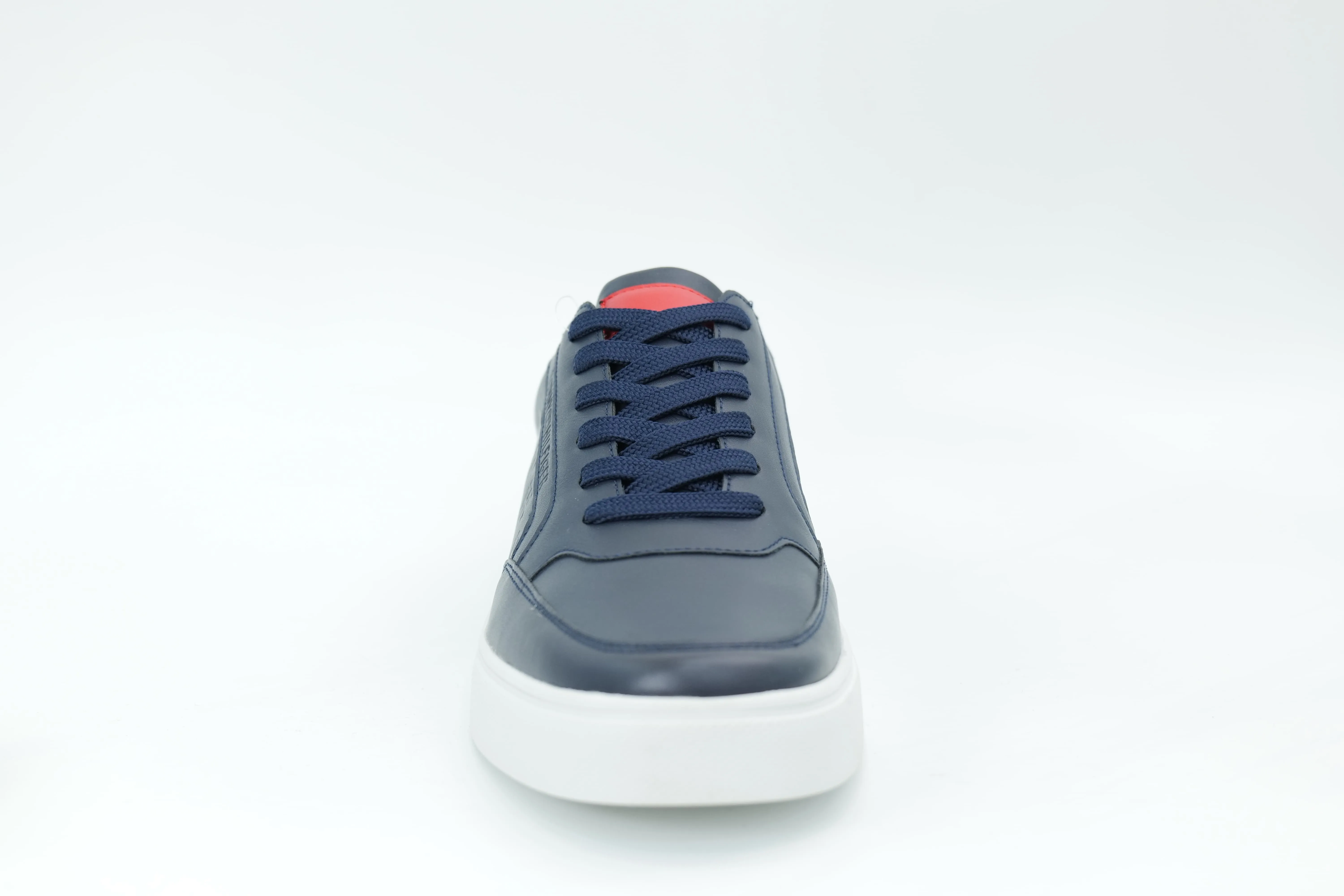 Casual sneakers