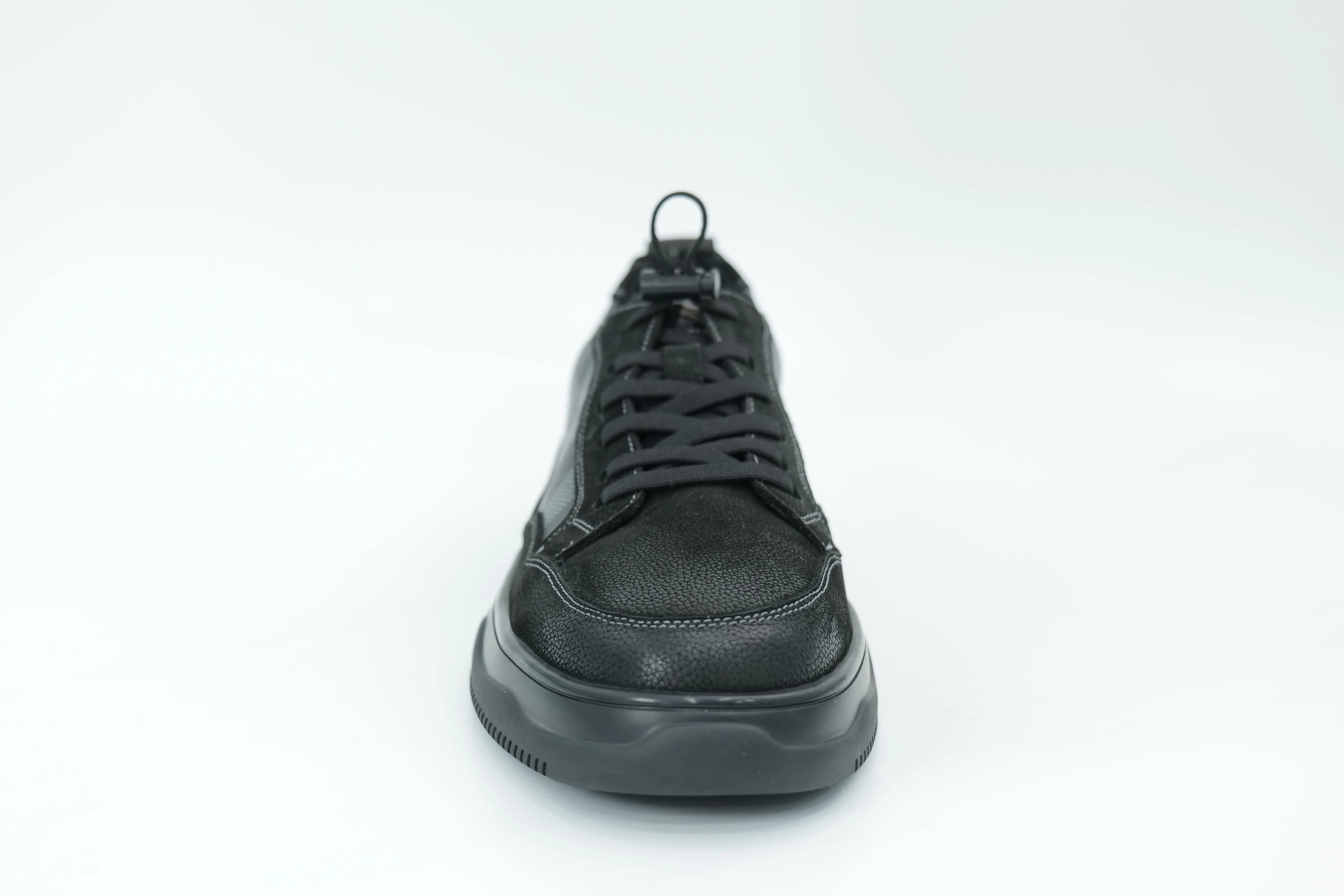 Casual sneakers