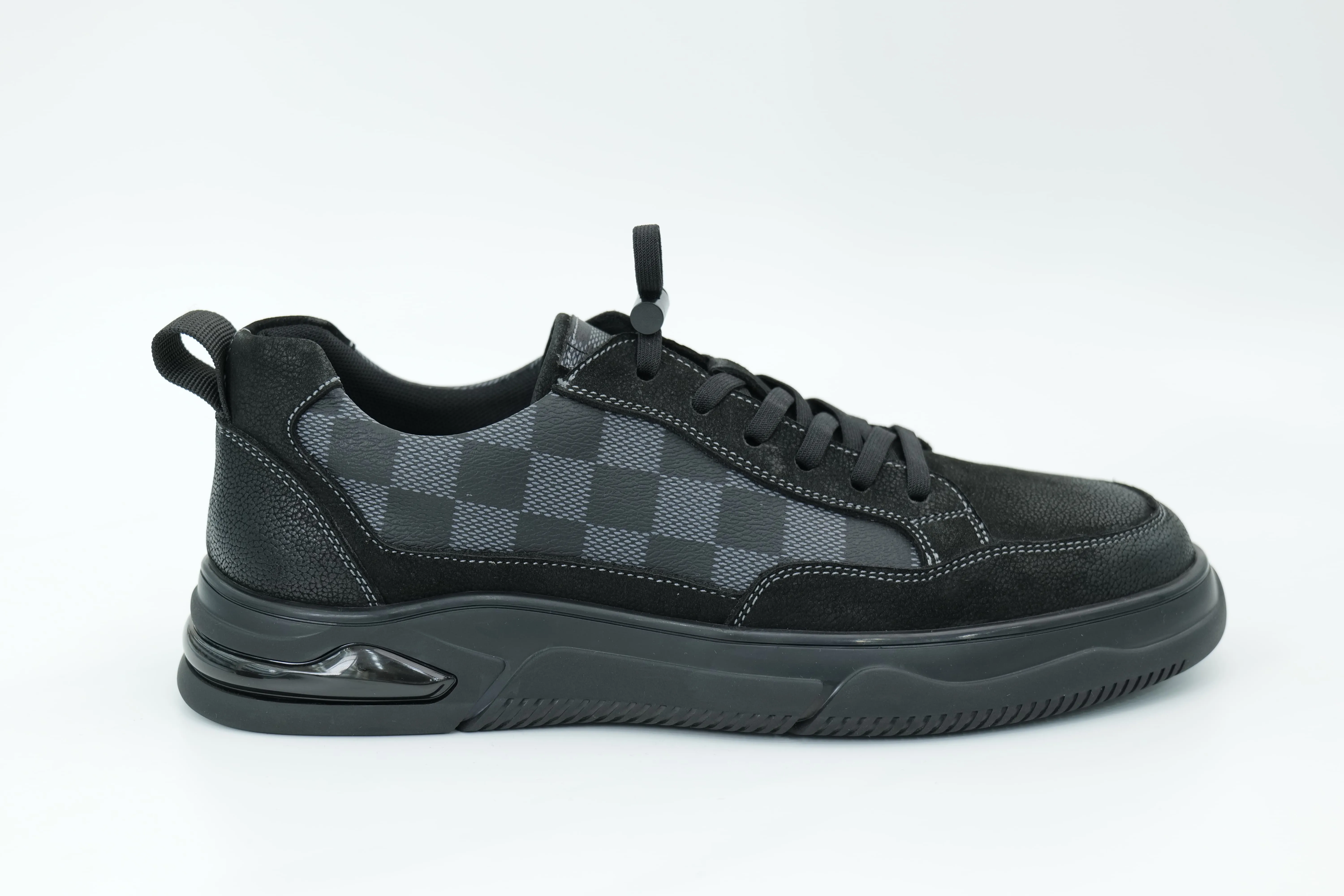 Casual sneakers