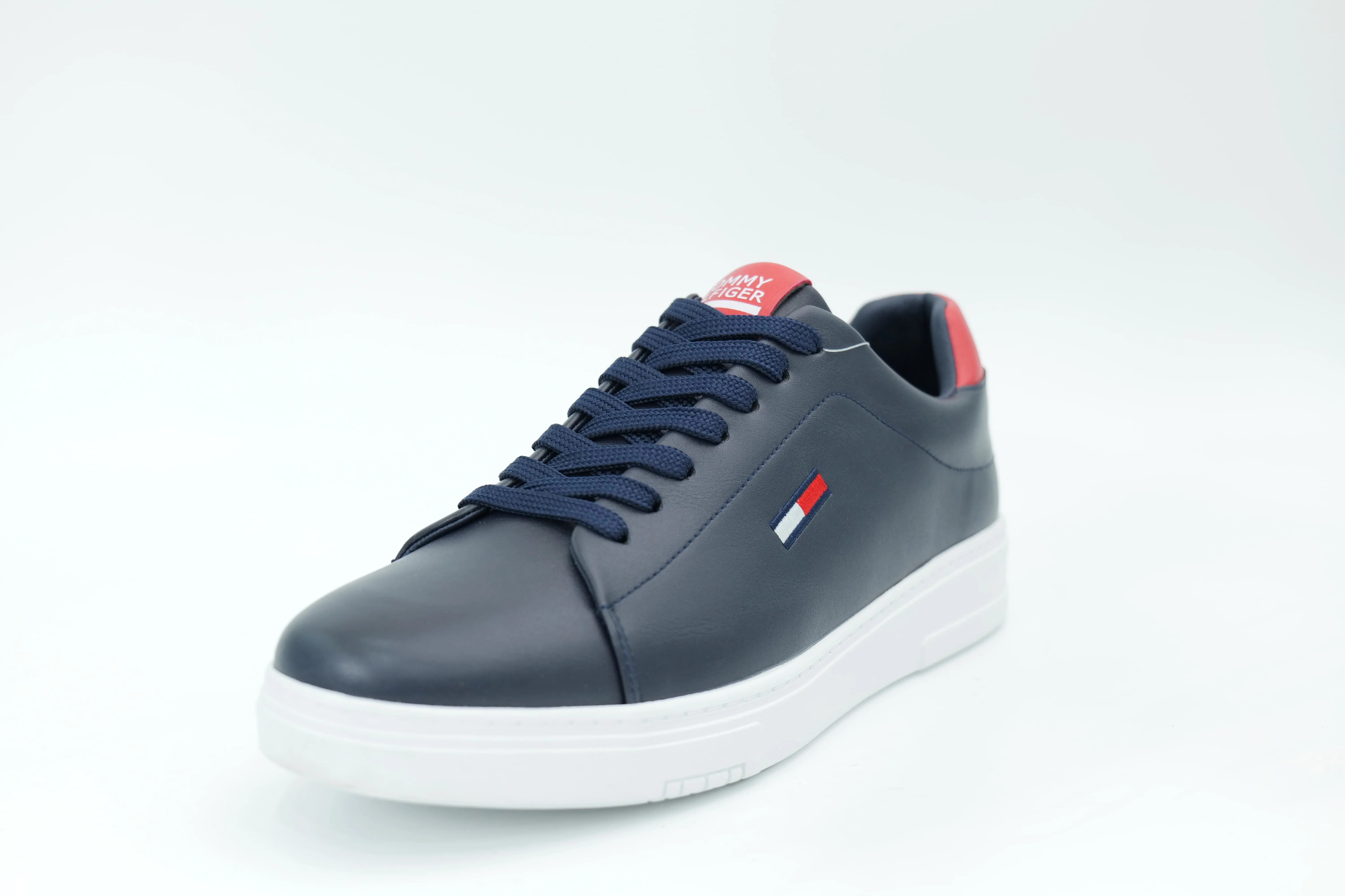 Casual sneakers