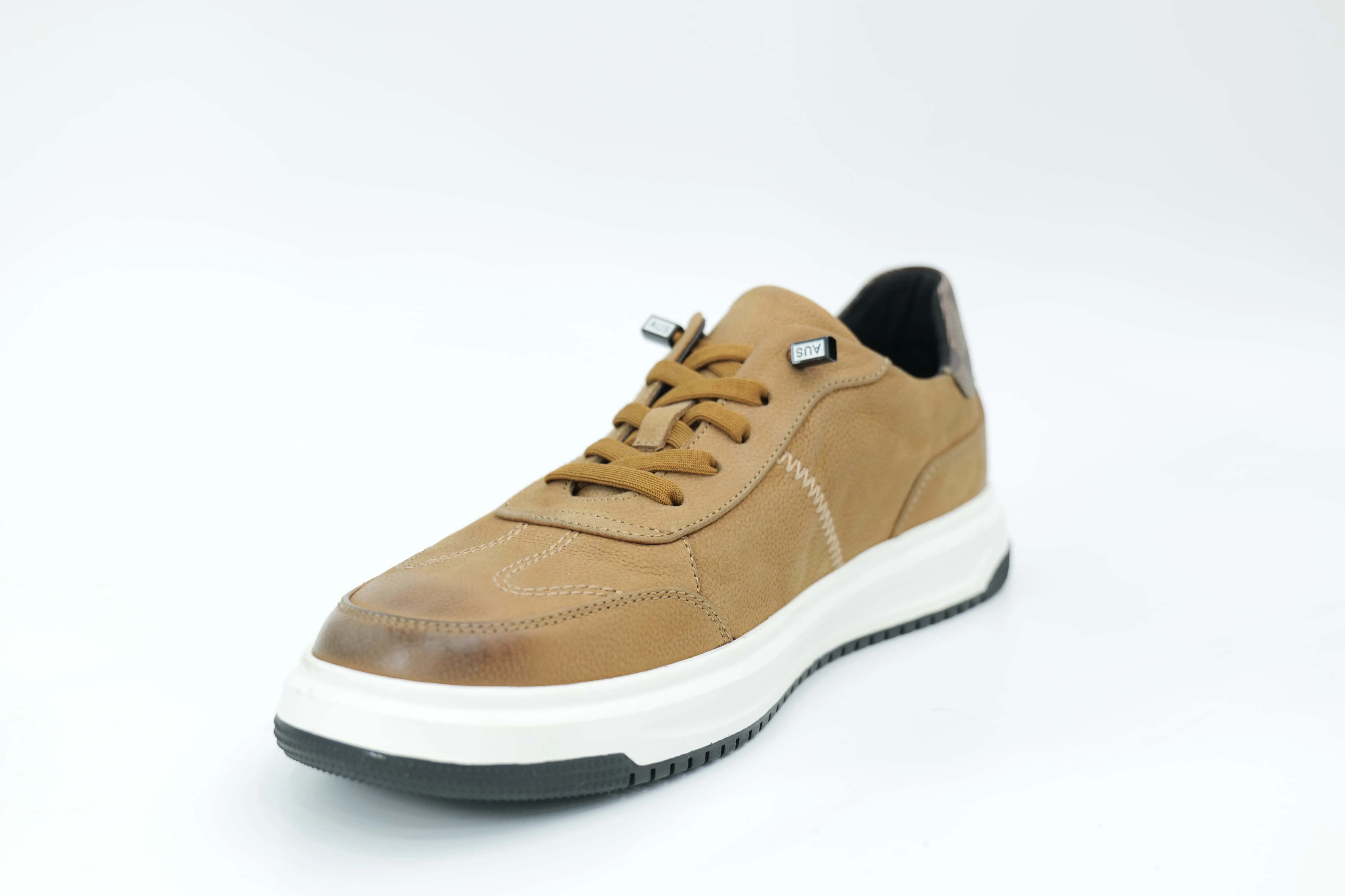 Casual sneakers
