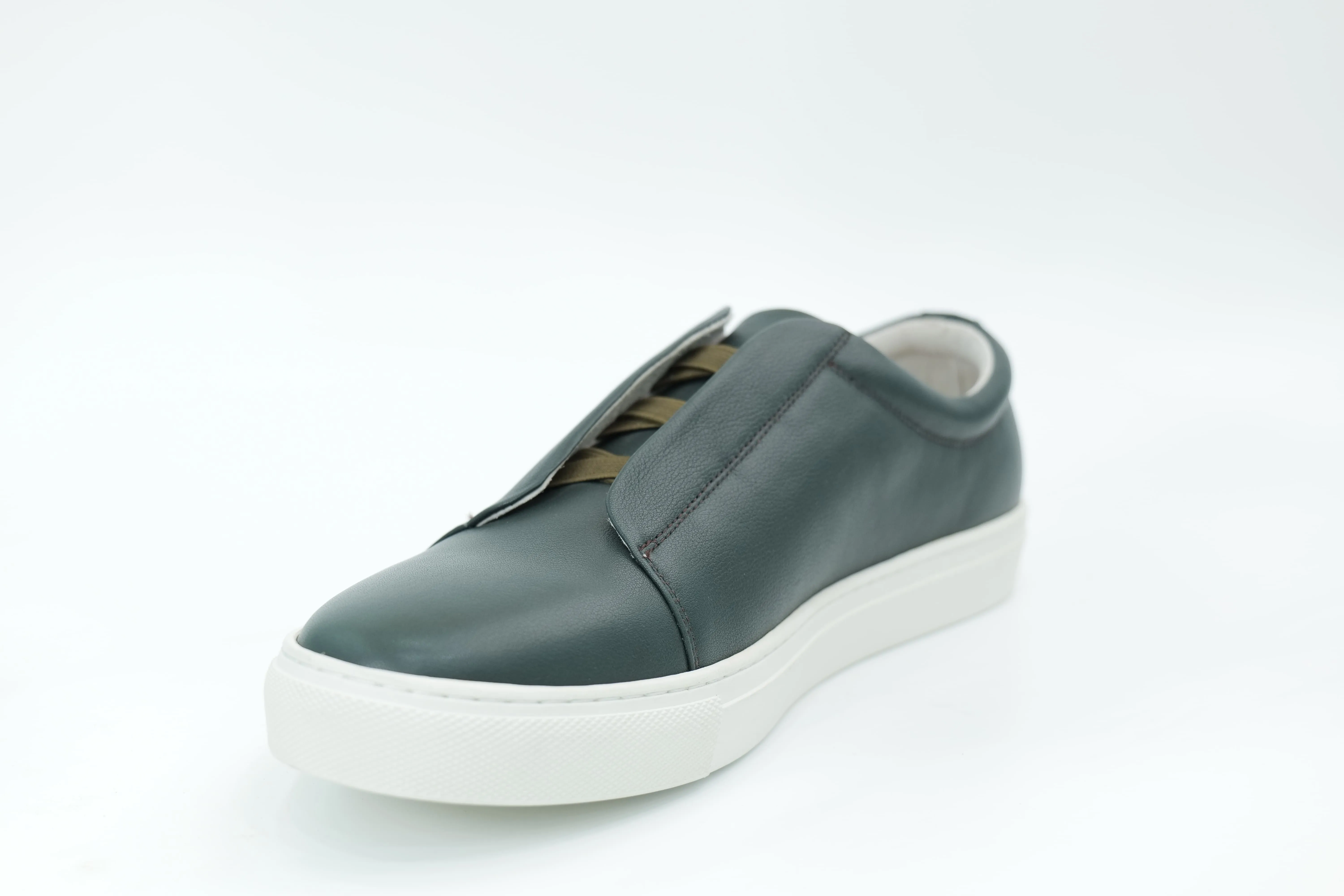 Casual sneakers