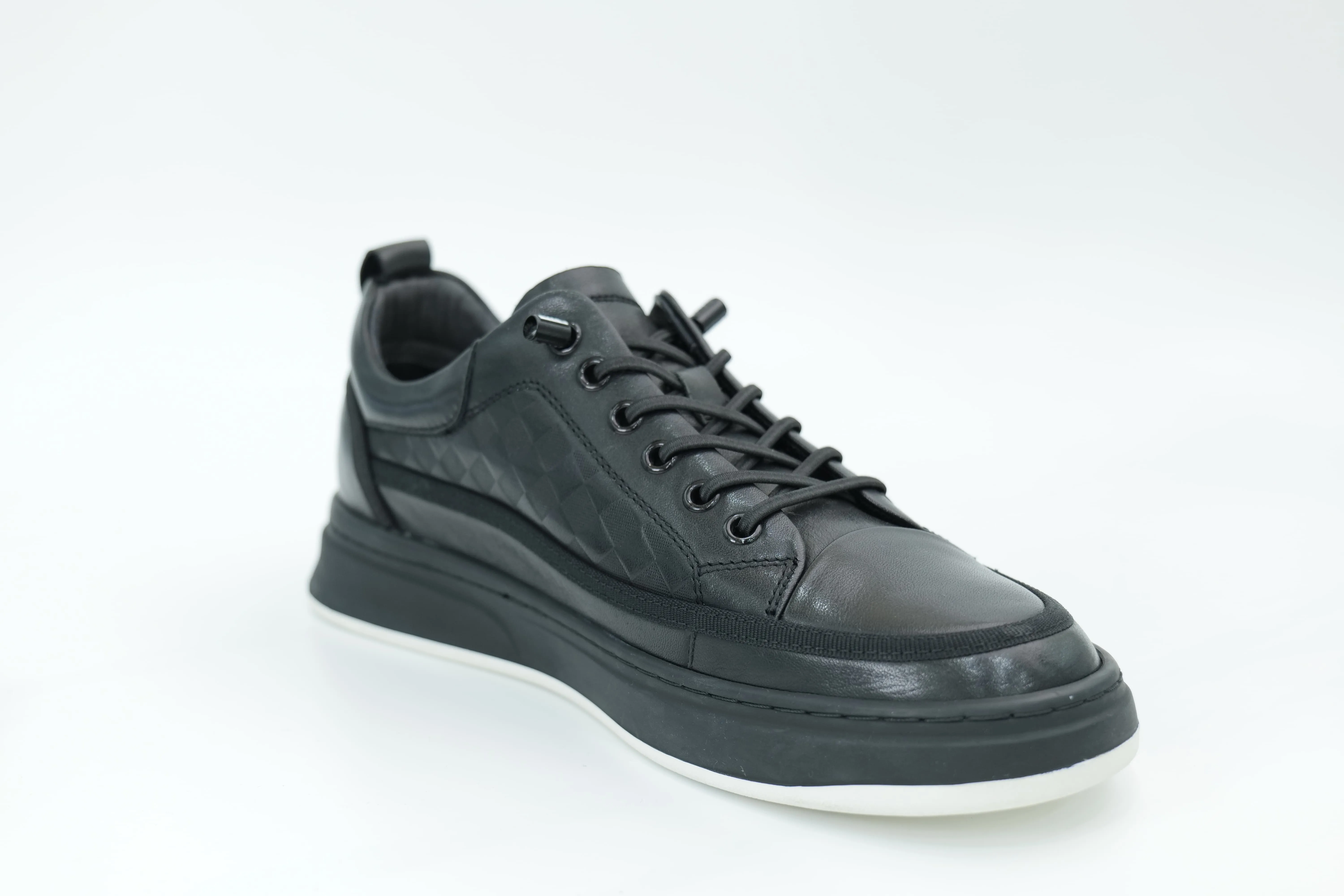 Casual sneakers