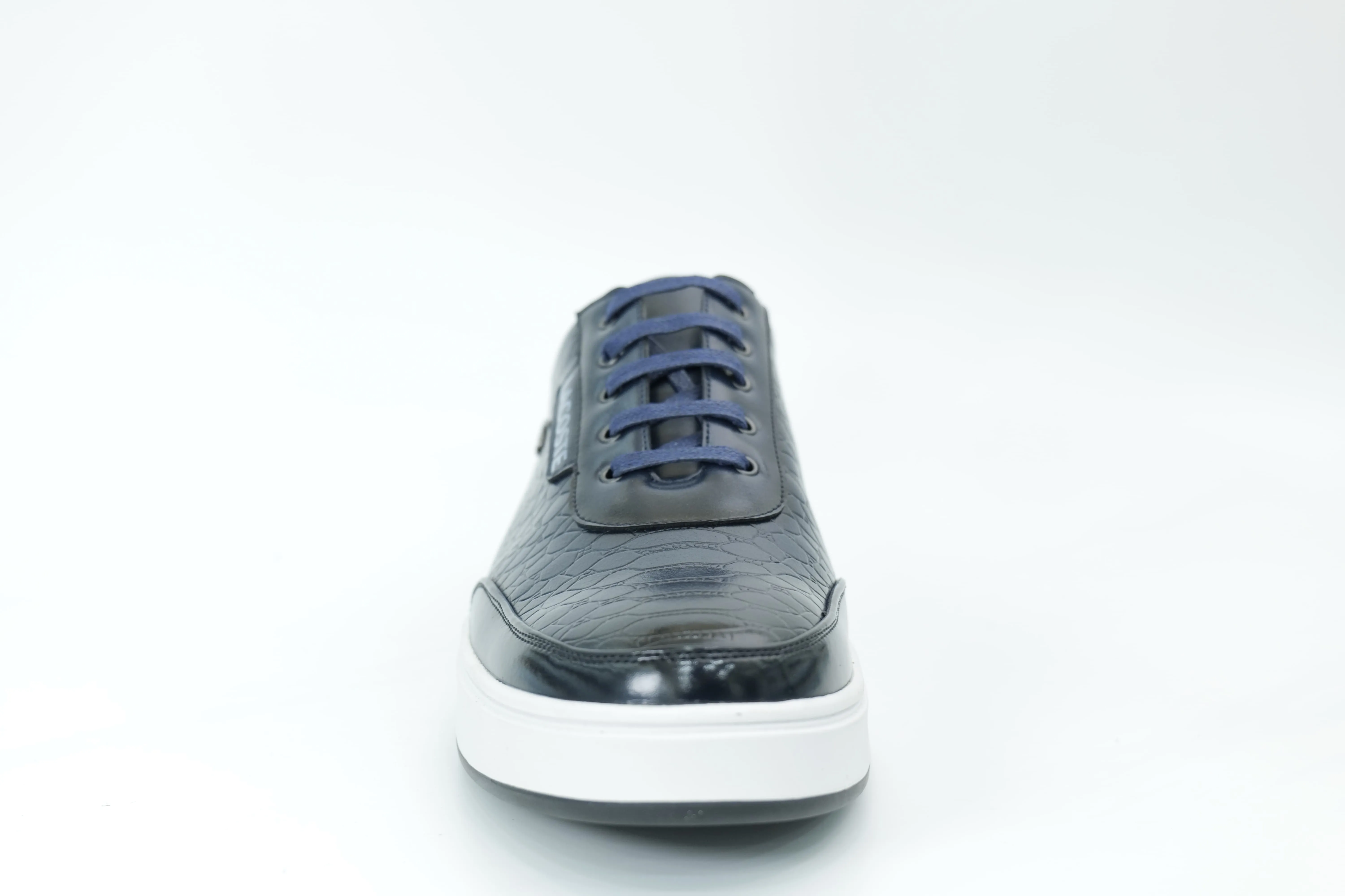 Casual sneakers