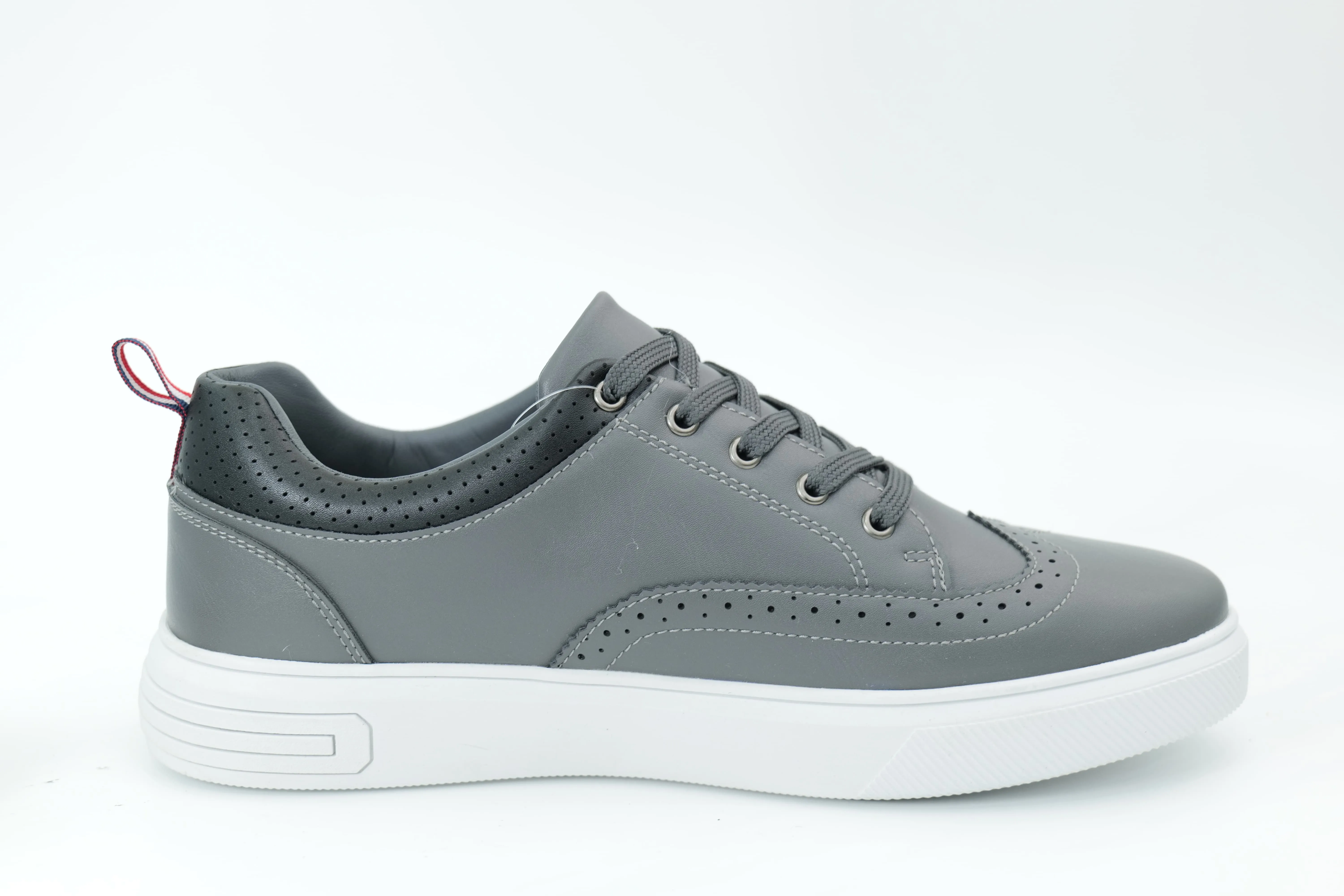 Casual sneakers