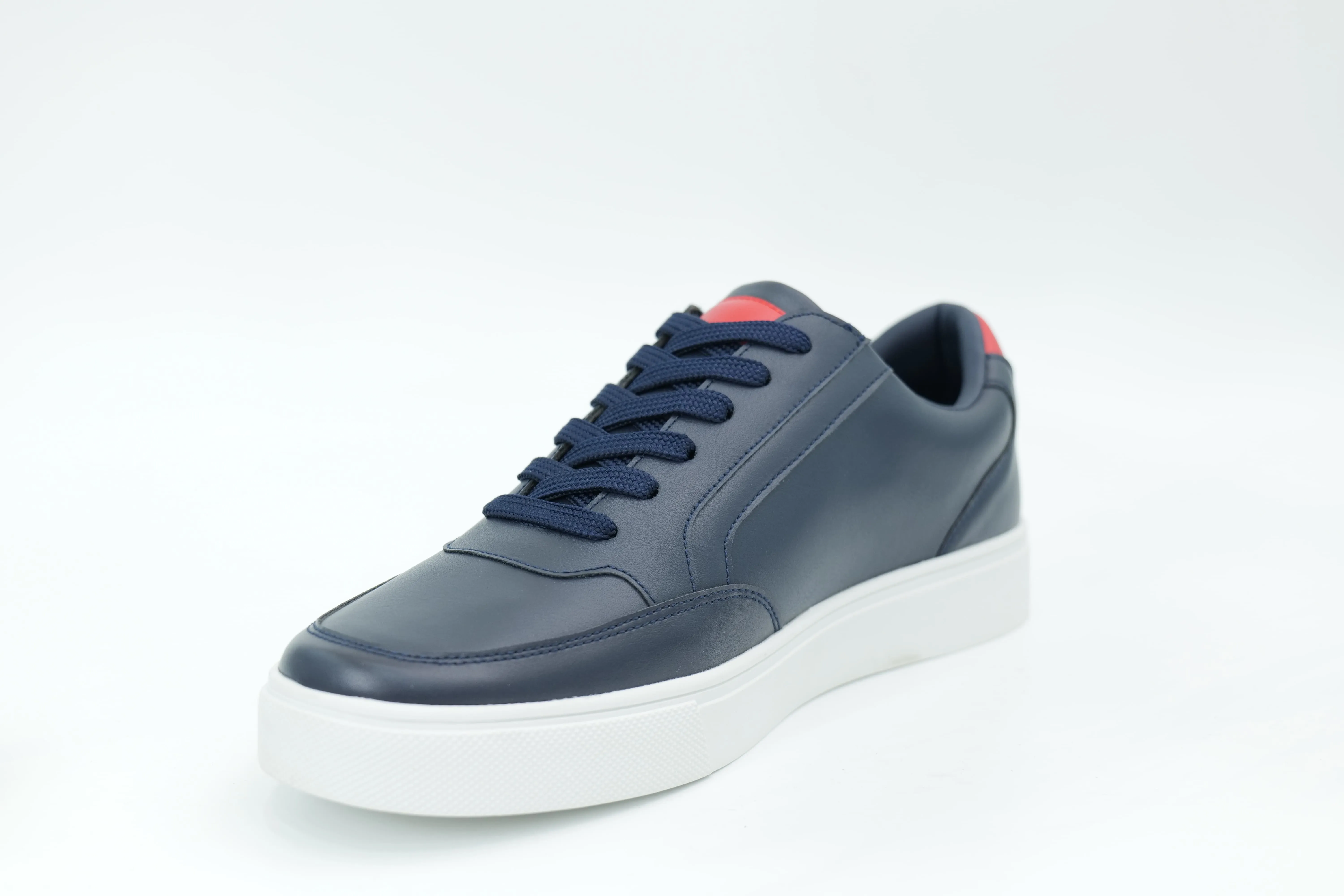 Casual sneakers