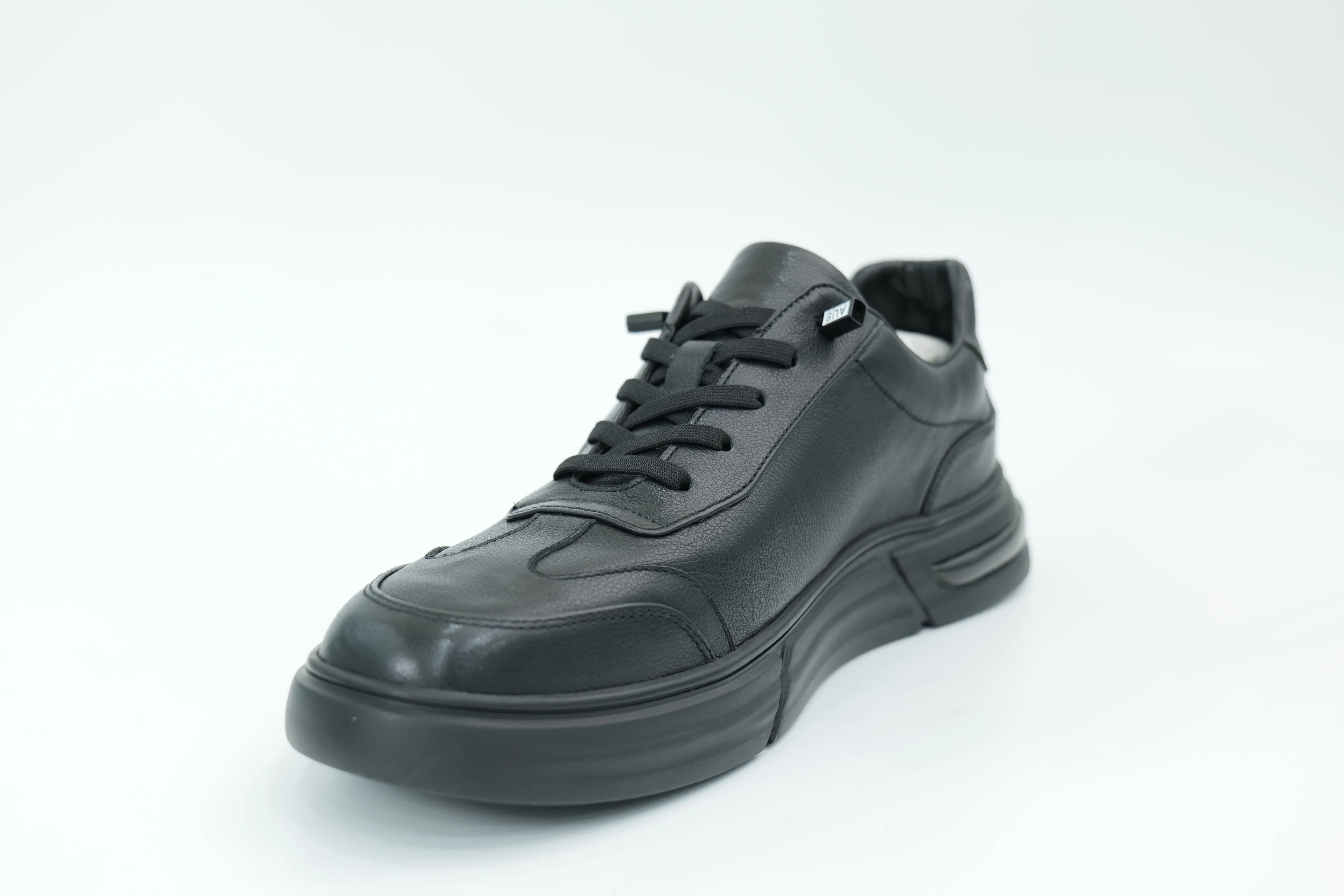 Casual sneakers