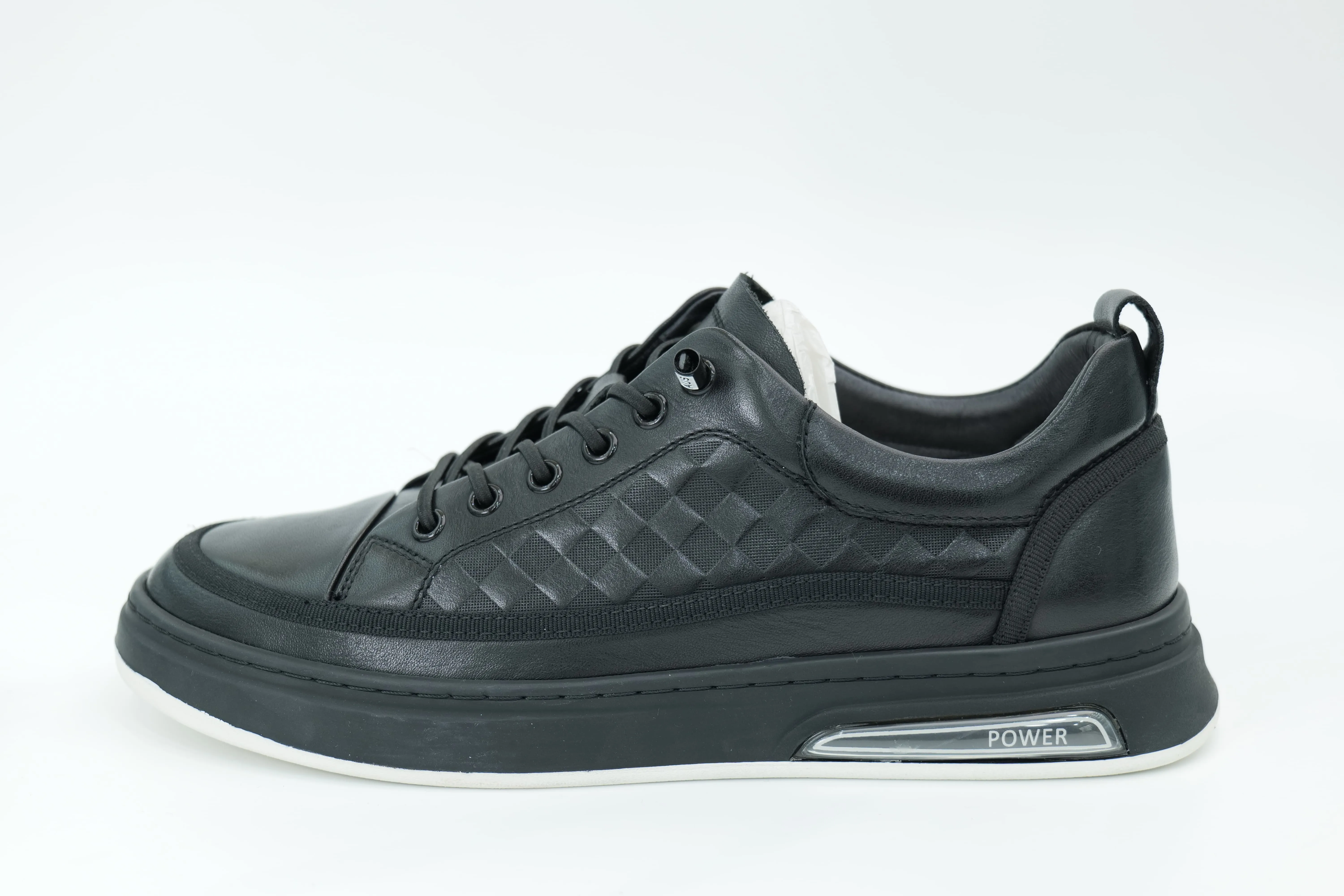 Casual sneakers