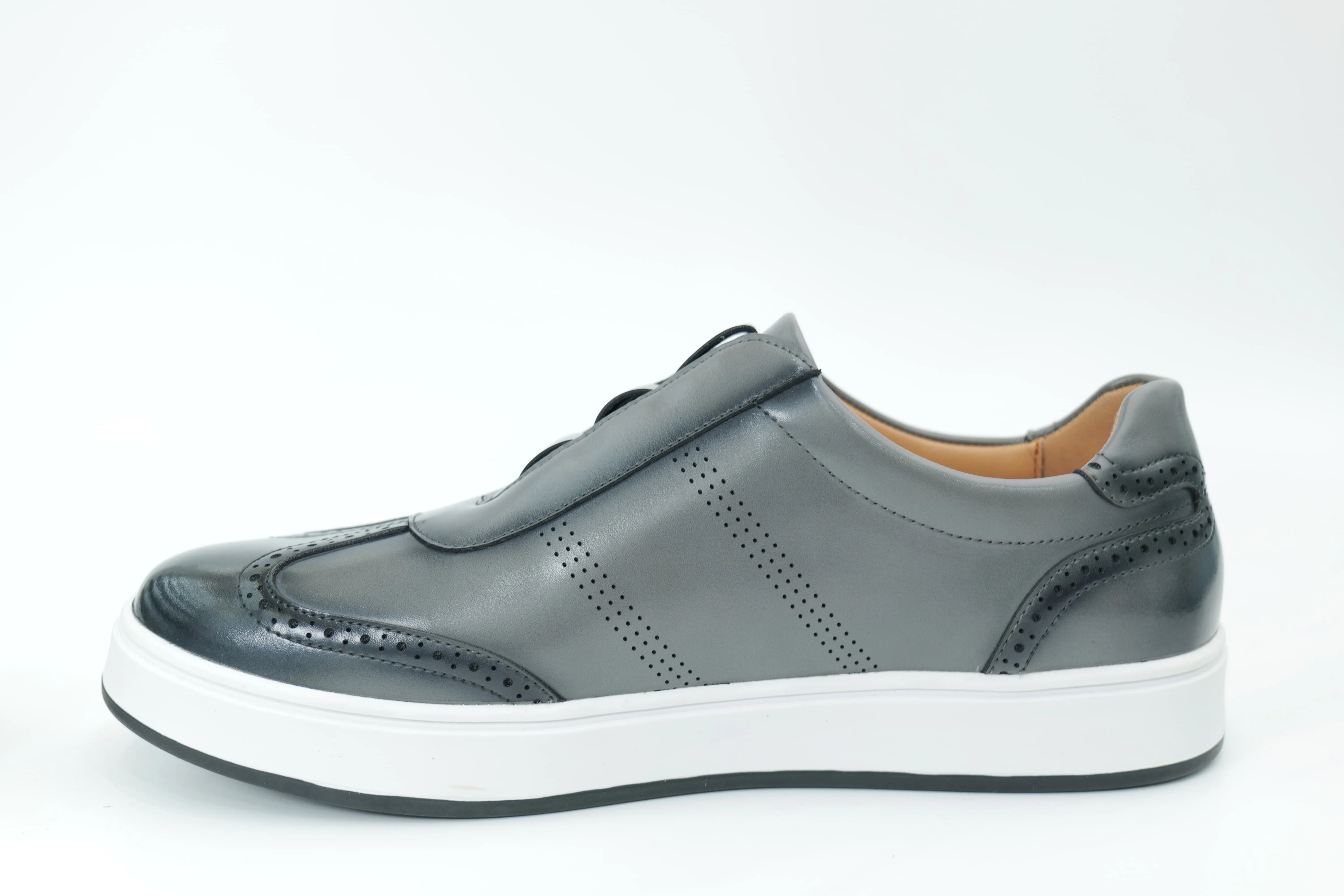Casual sneakers