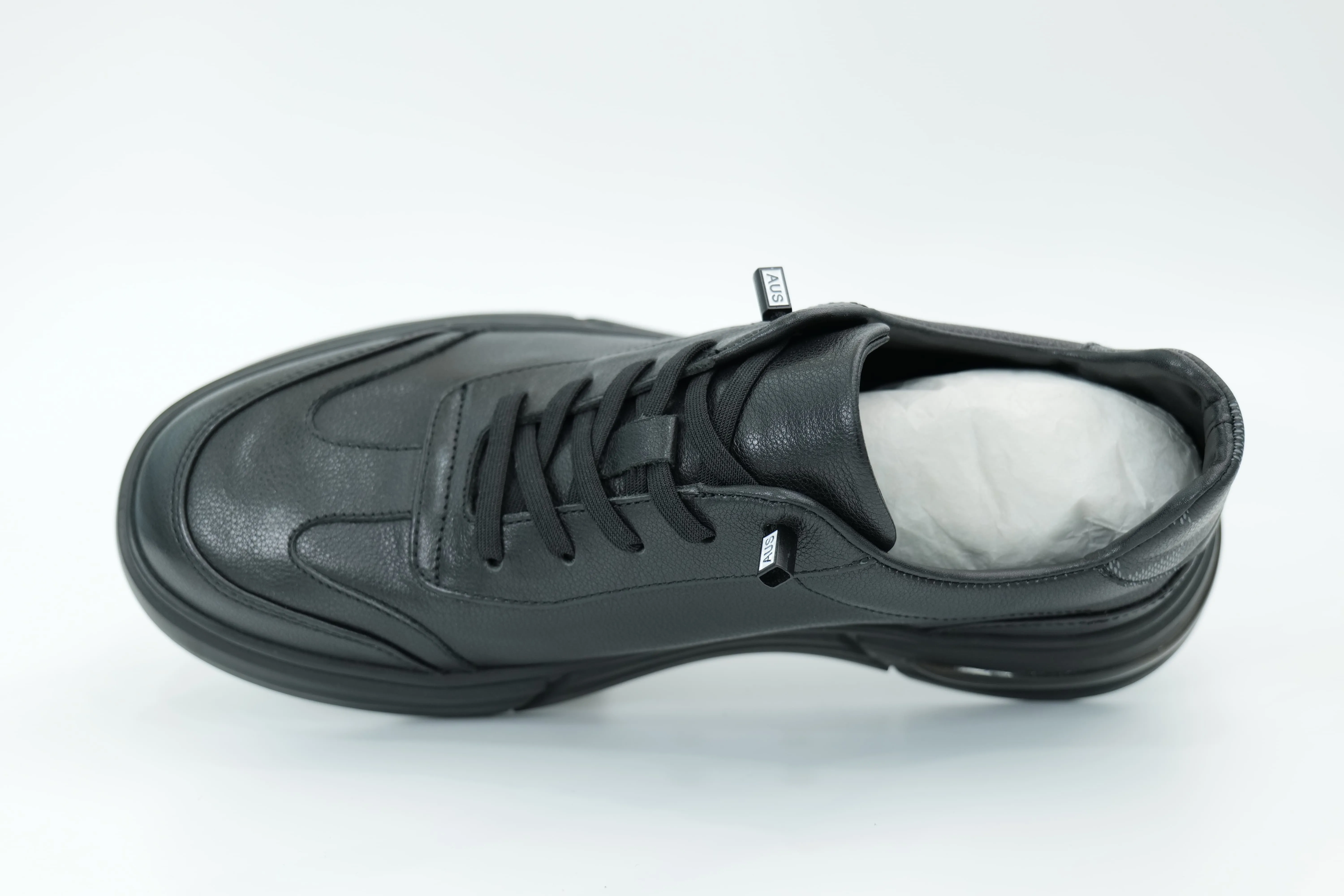 Casual sneakers