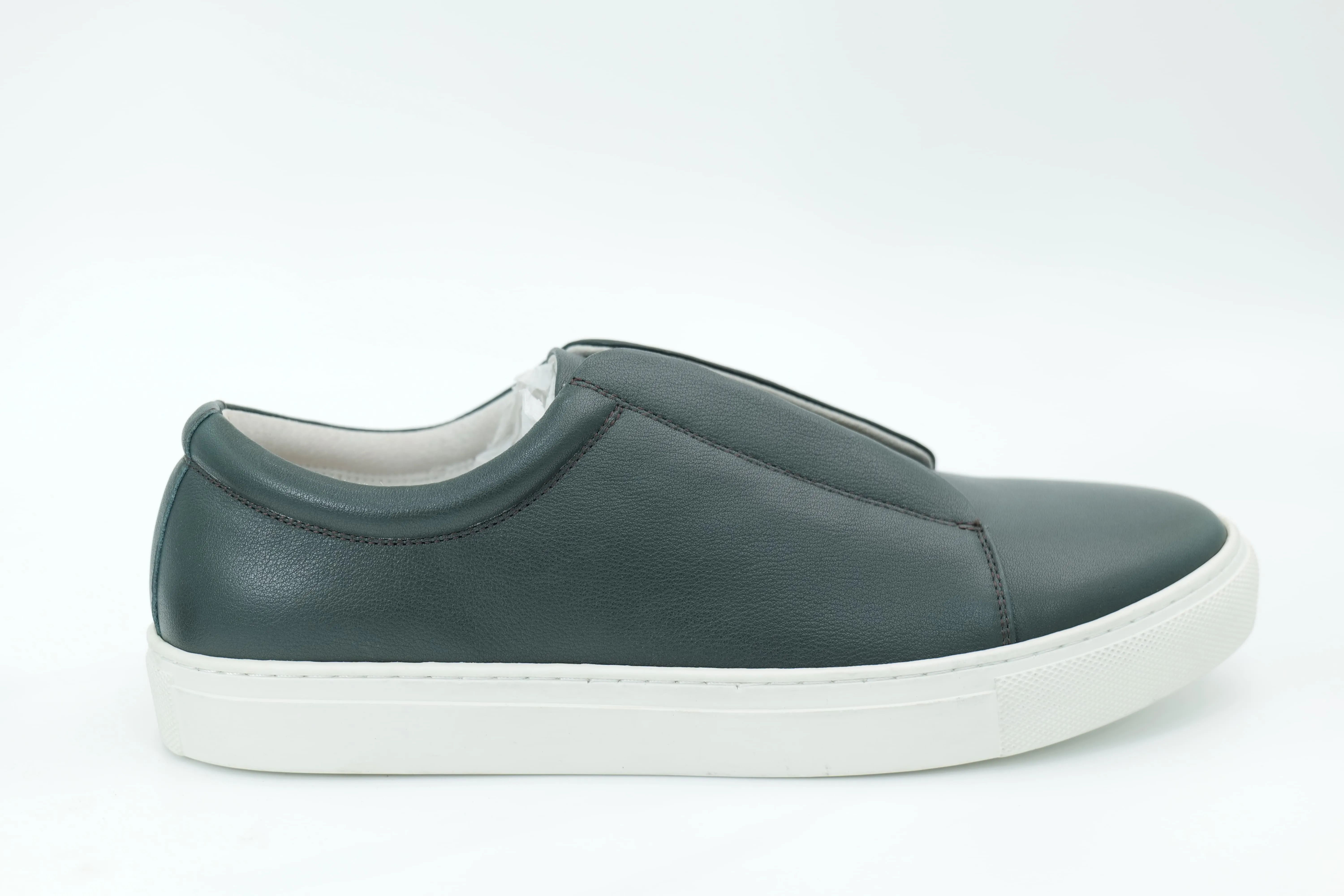 Casual sneakers