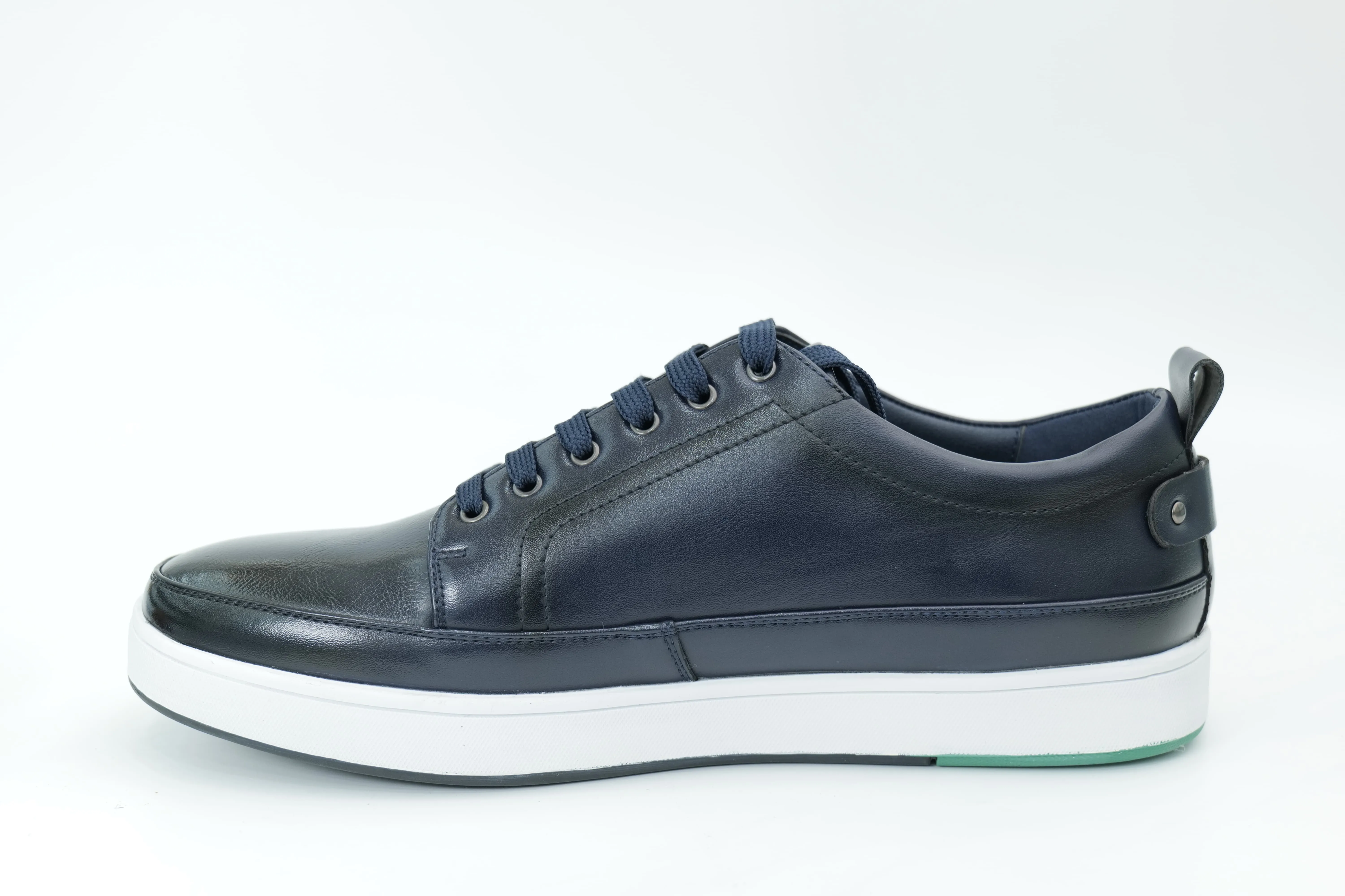 Casual sneakers