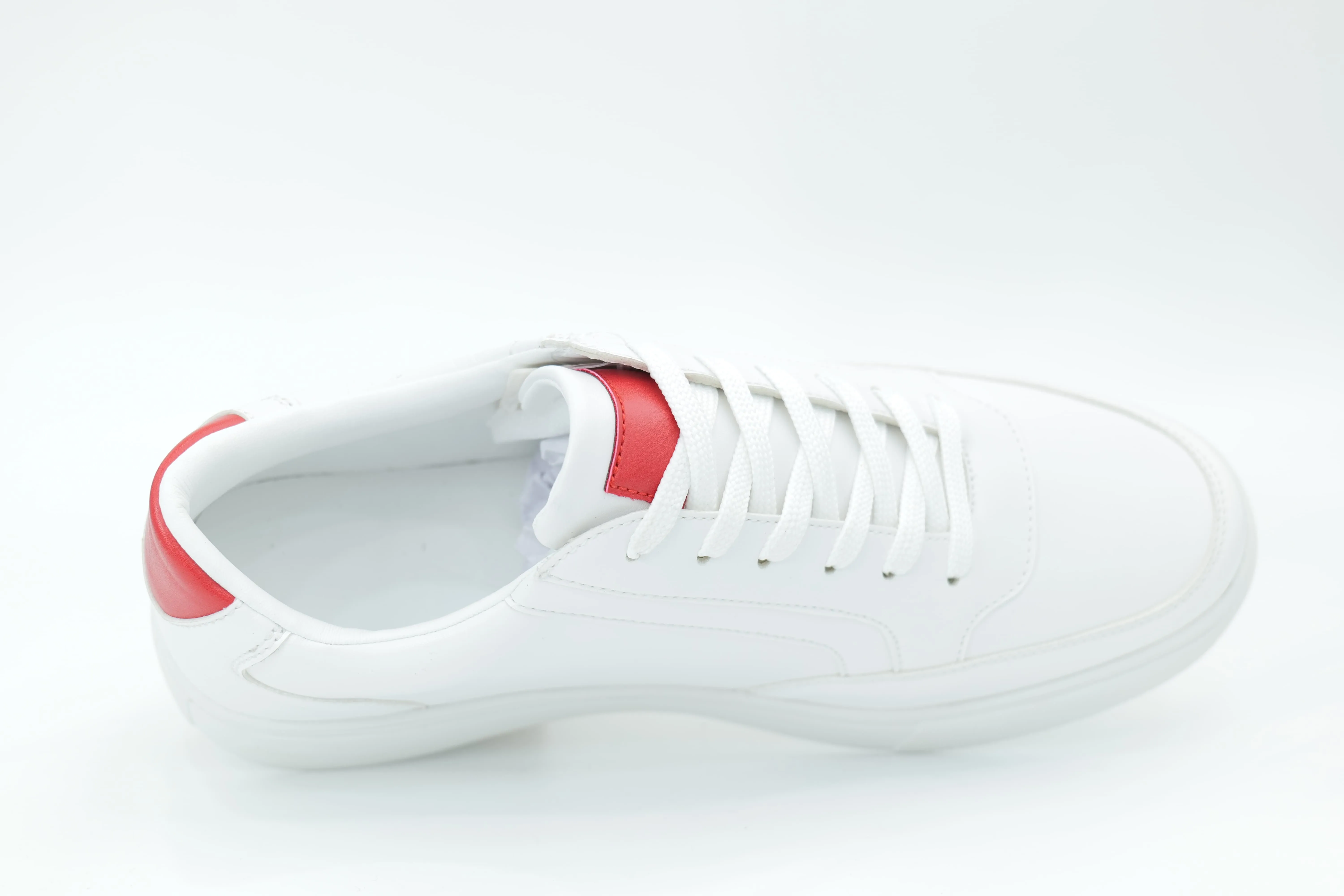 Casual sneakers