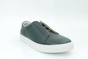 Casual sneakers