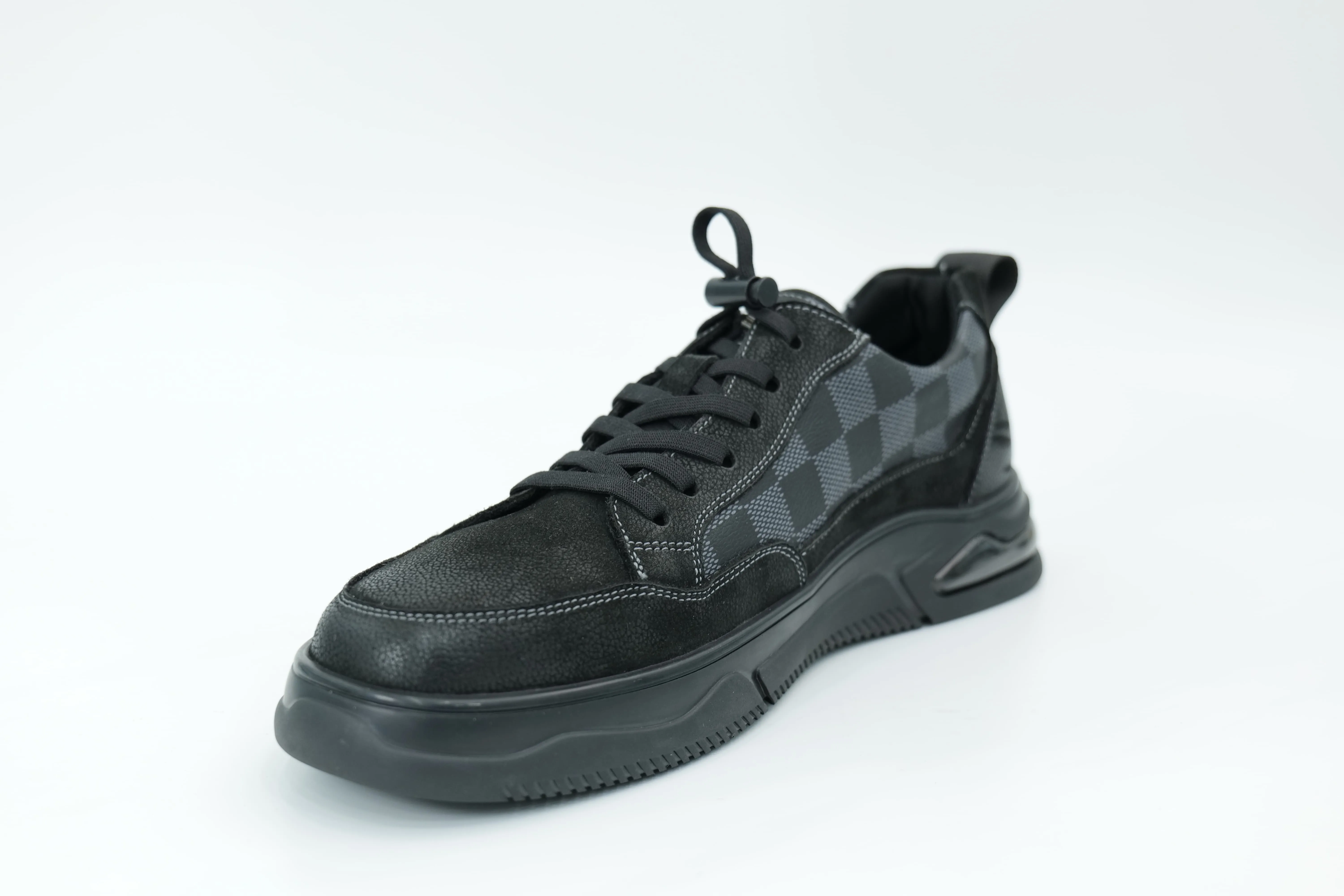 Casual sneakers