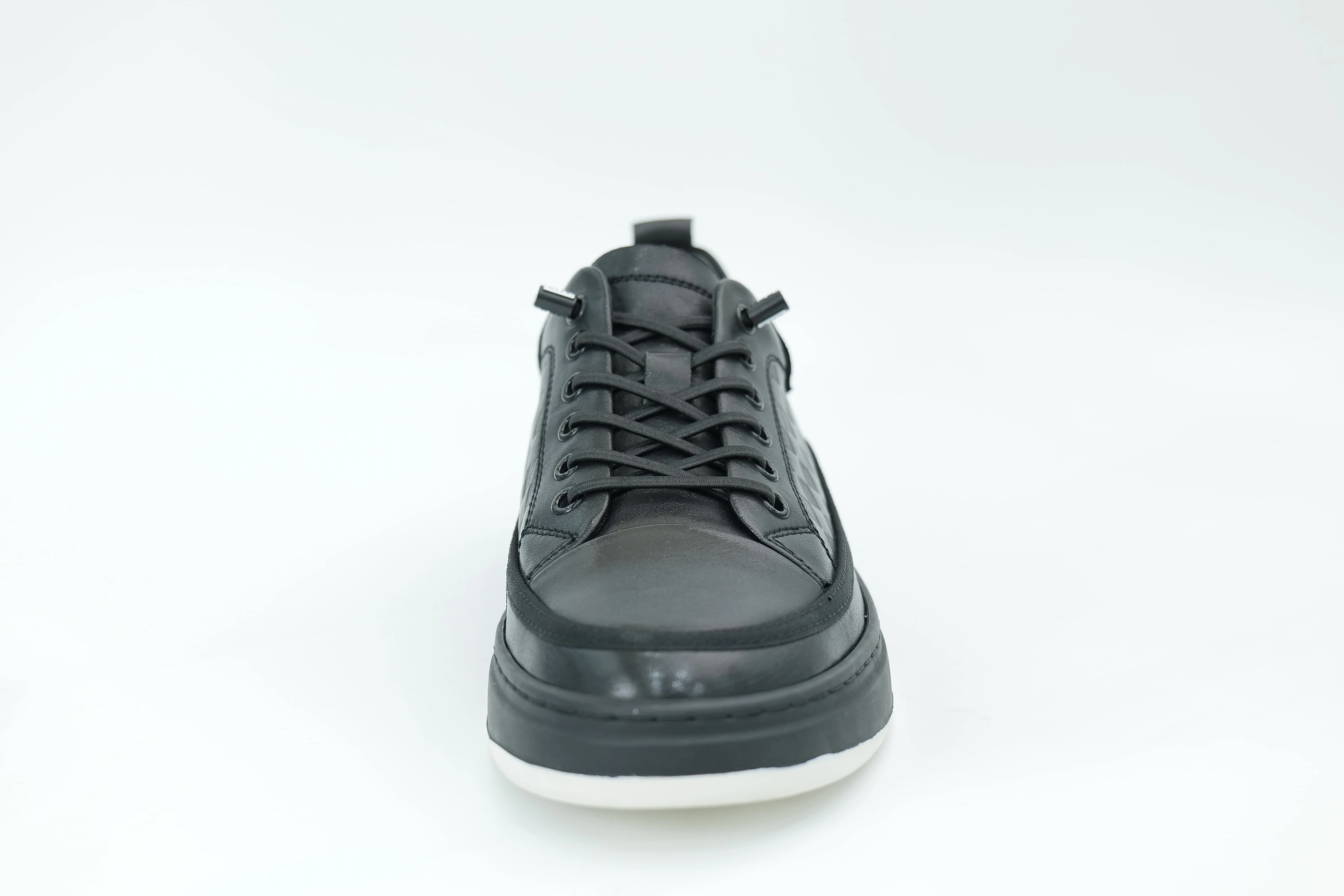 Casual sneakers