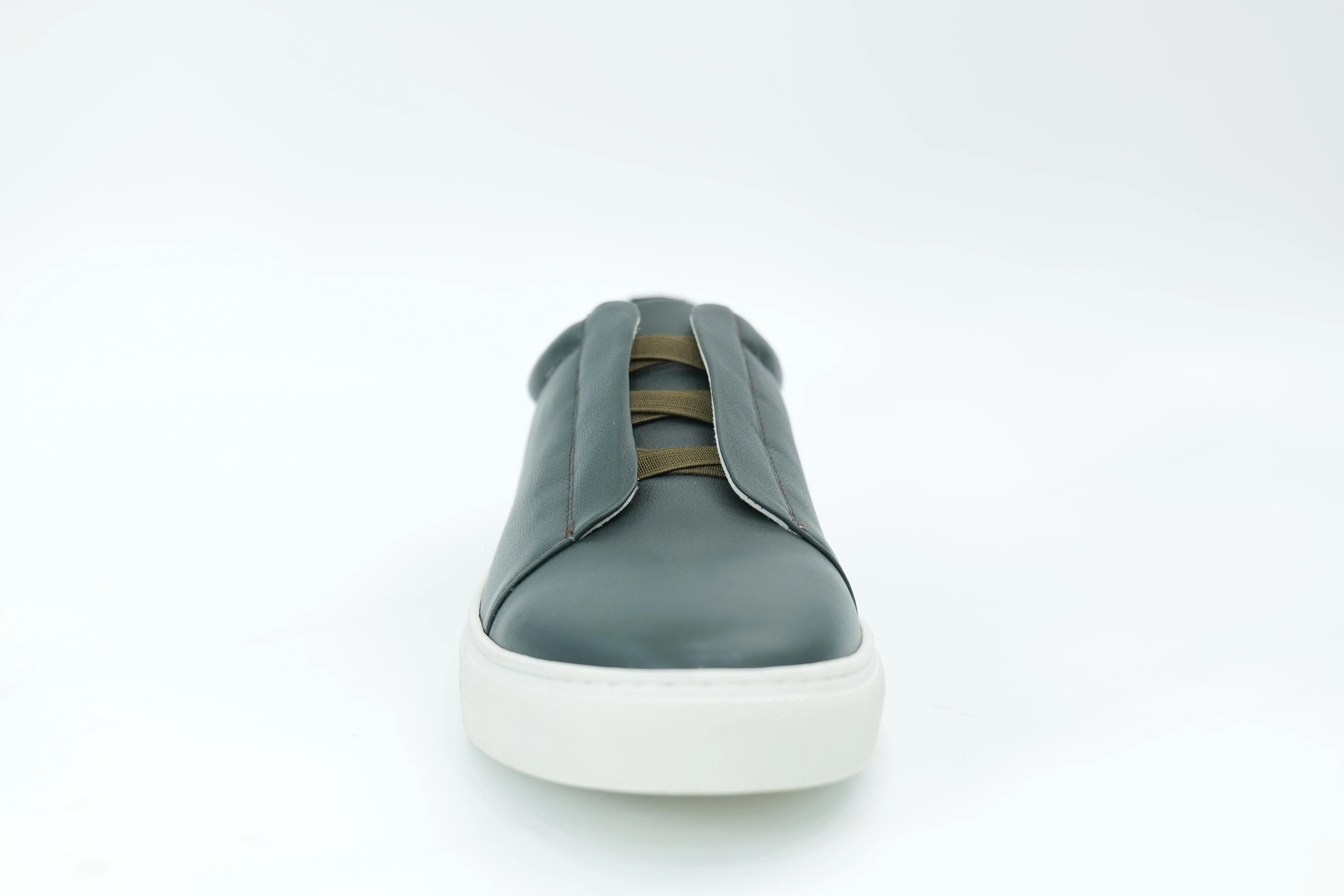 Casual sneakers