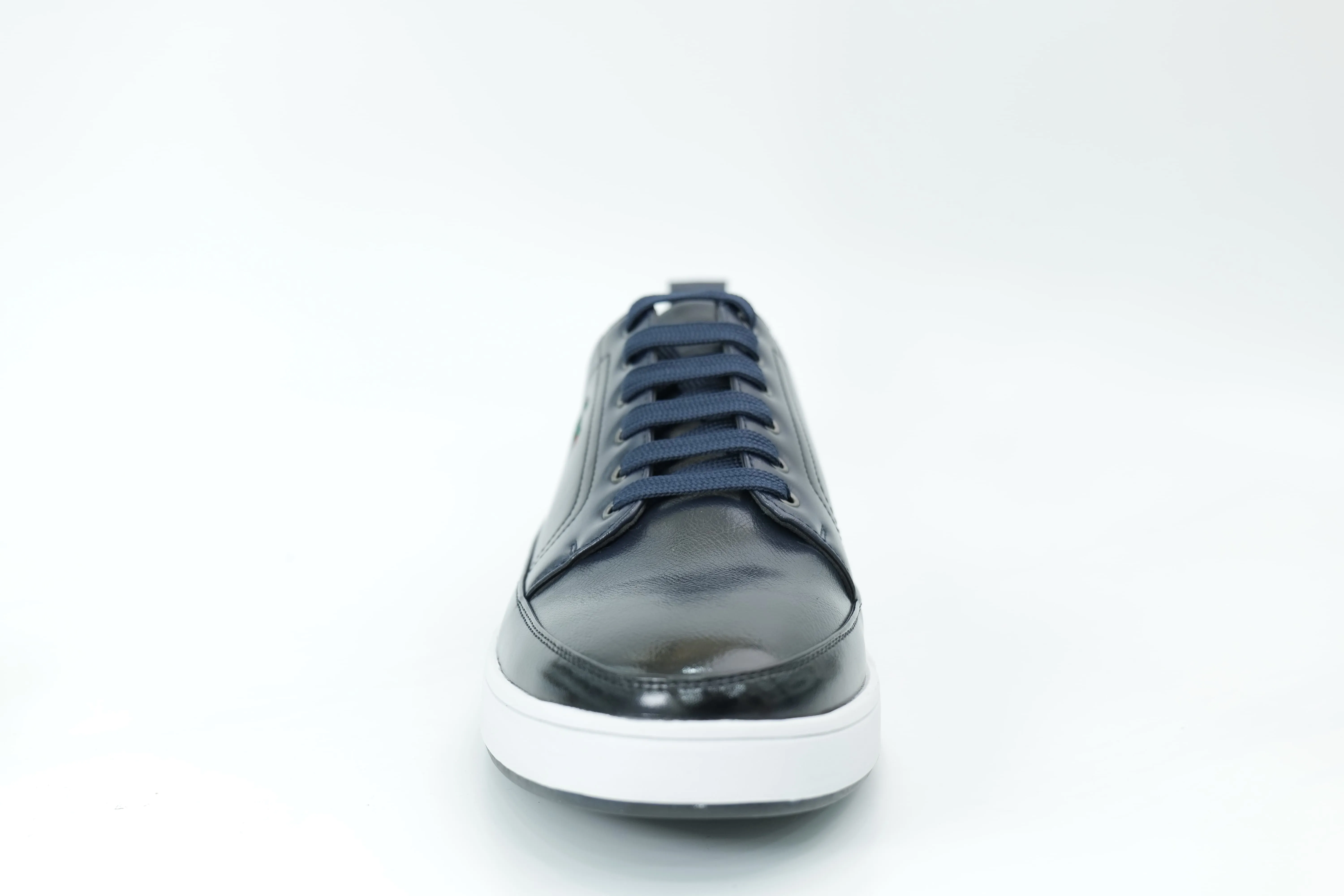 Casual sneakers