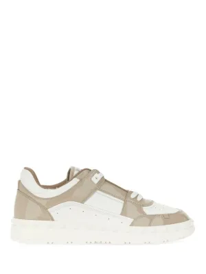 Freedots" Low Top Sneaker