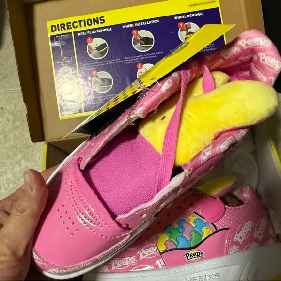 HeelysRezerve Low Peeps kids sneakers youth 6 brand new in box