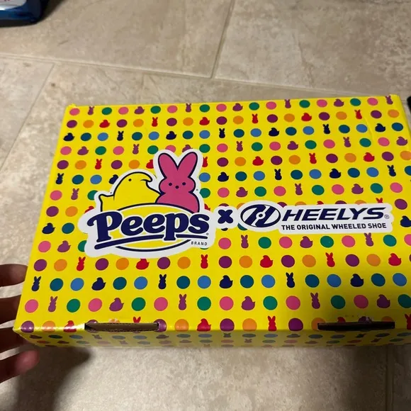 HeelysRezerve Low Peeps kids sneakers youth 6 brand new in box